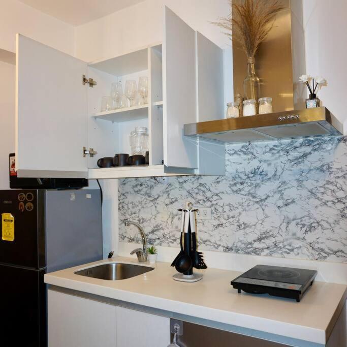 Gabila Staycation At Azure