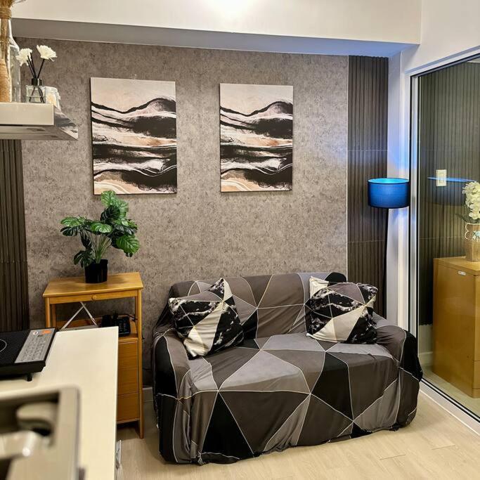Gabila Staycation At Azure Apartment