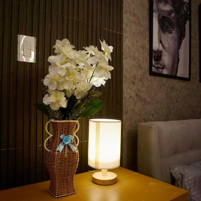 Gabila Staycation At Azure Apartment