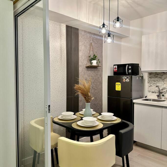 Gabila Staycation At Azure