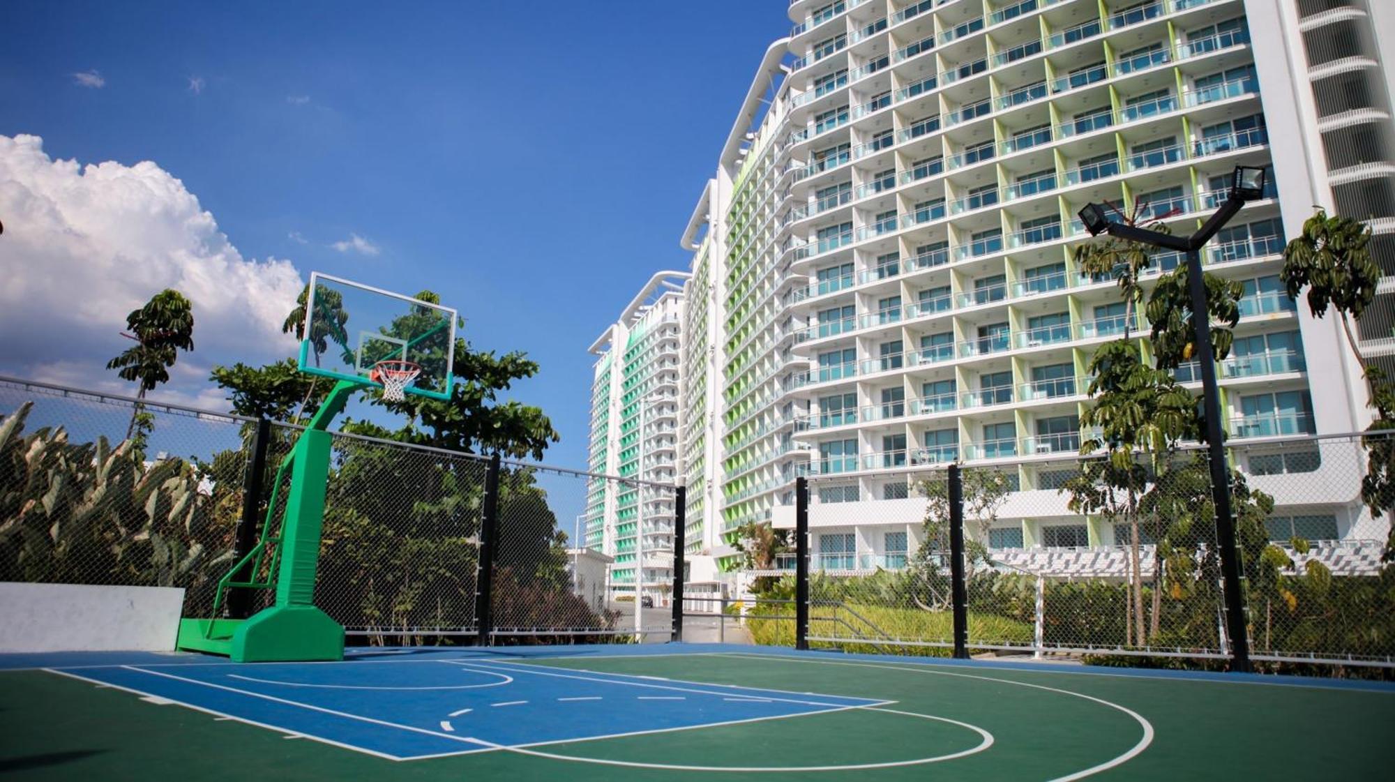 Gabila Staycation At Azure Apartment *