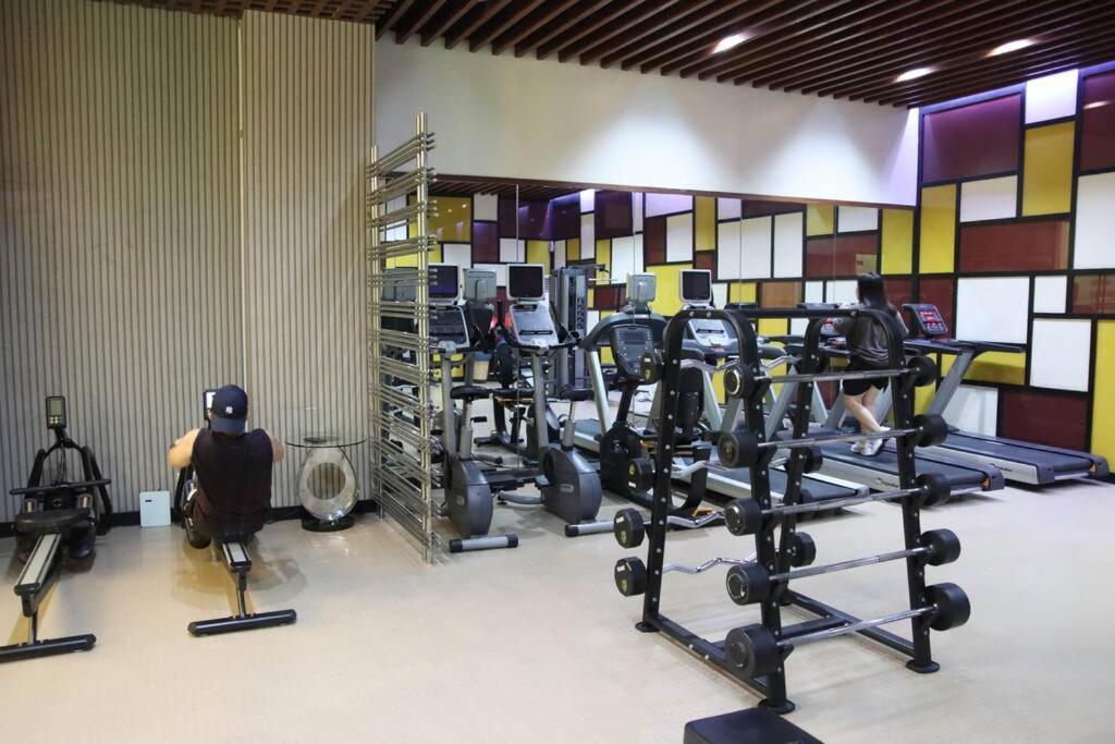 Great Luxury In Mckinley Manila