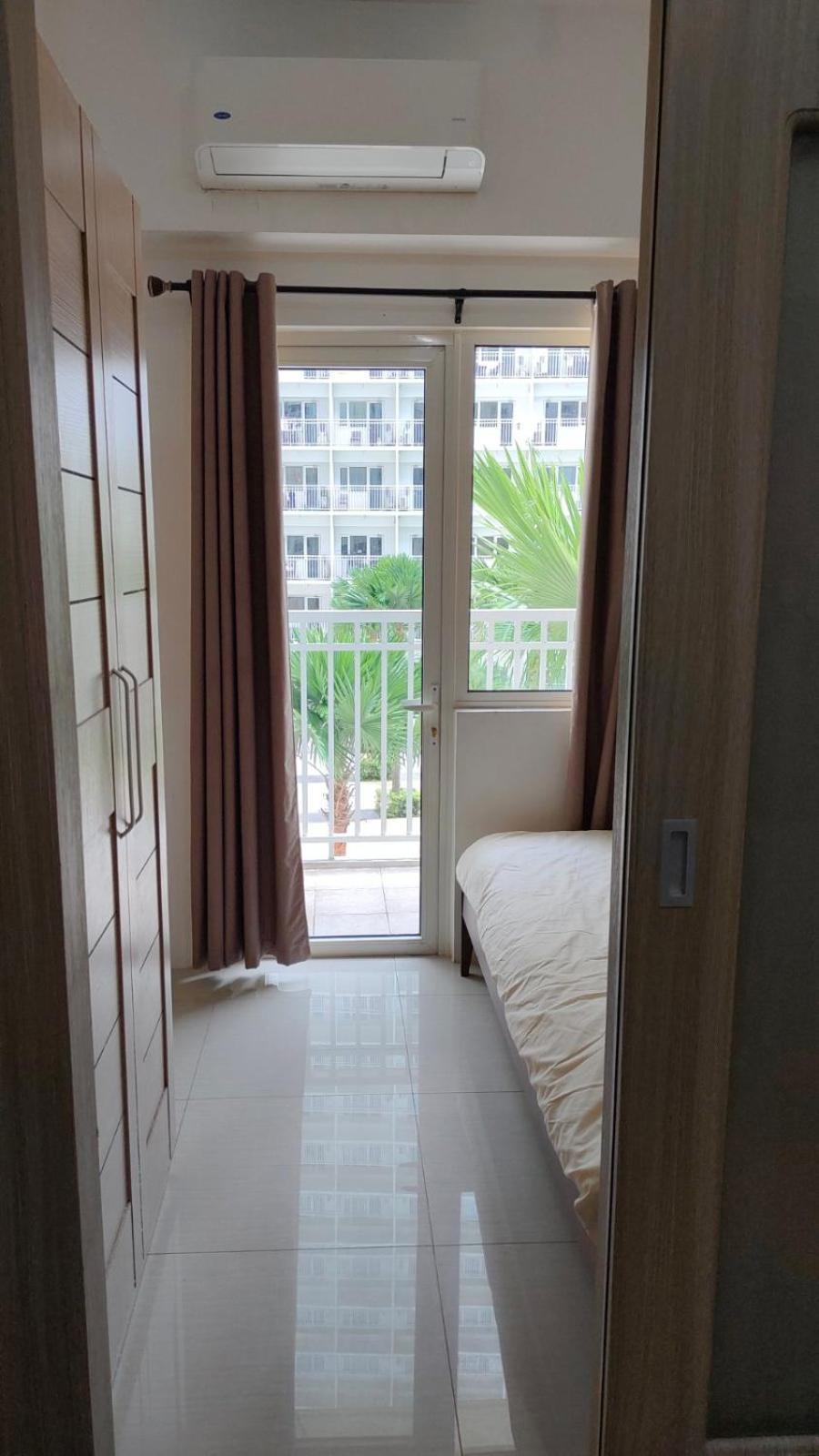 Shore Residences C2 Tower With Balcony * Manila