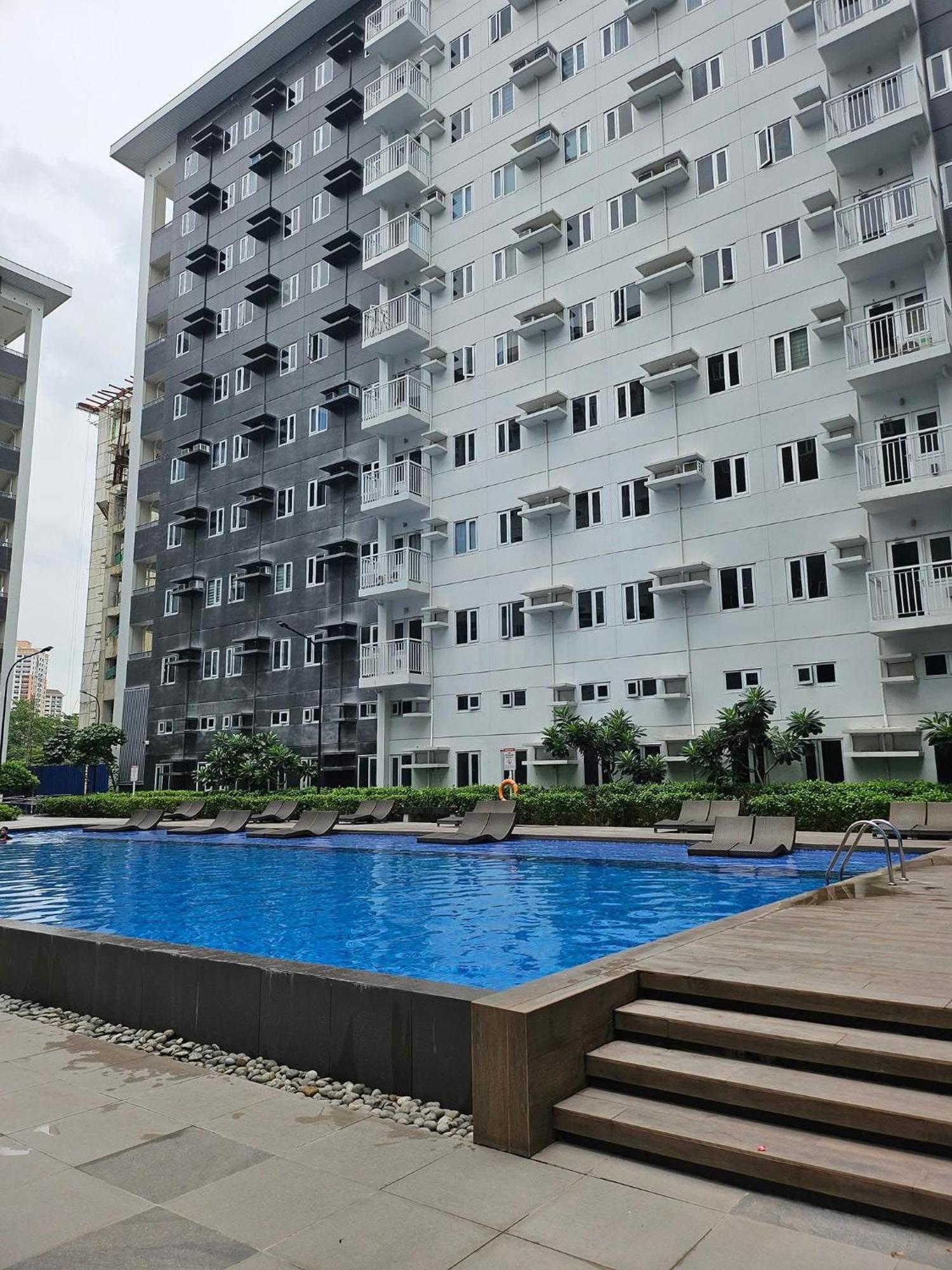 Mz At Smdc Charm Residences *