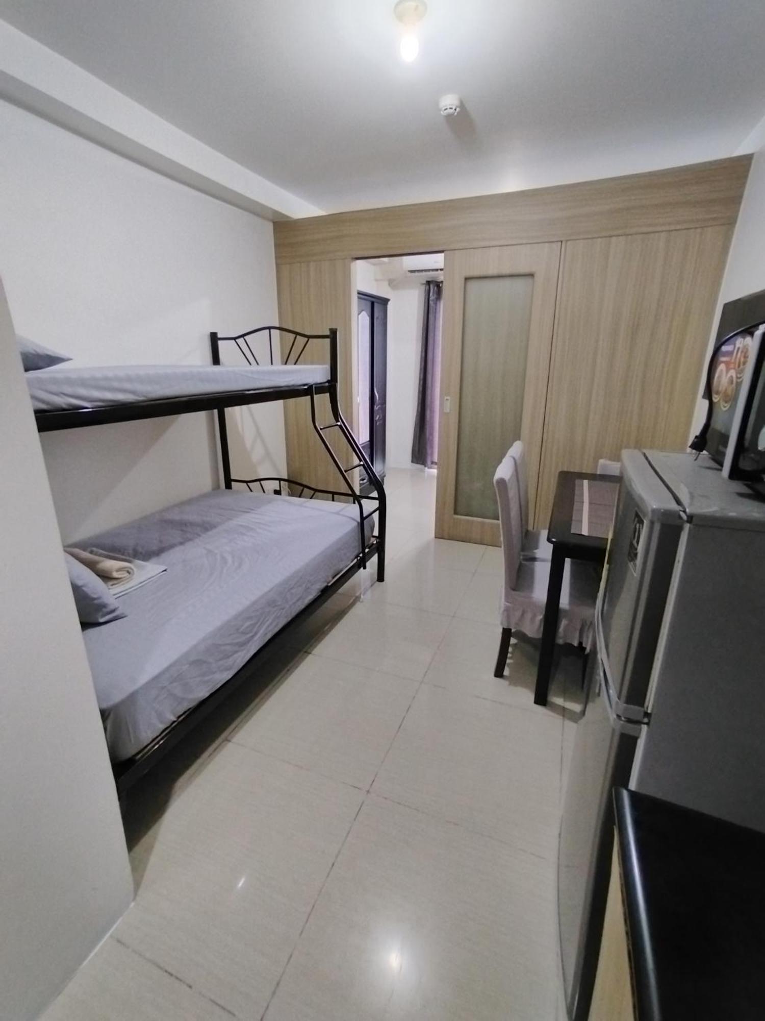 2 Bunk Bed At Shore Residences Near Moa Airport Worldtrade Center Picc Manila