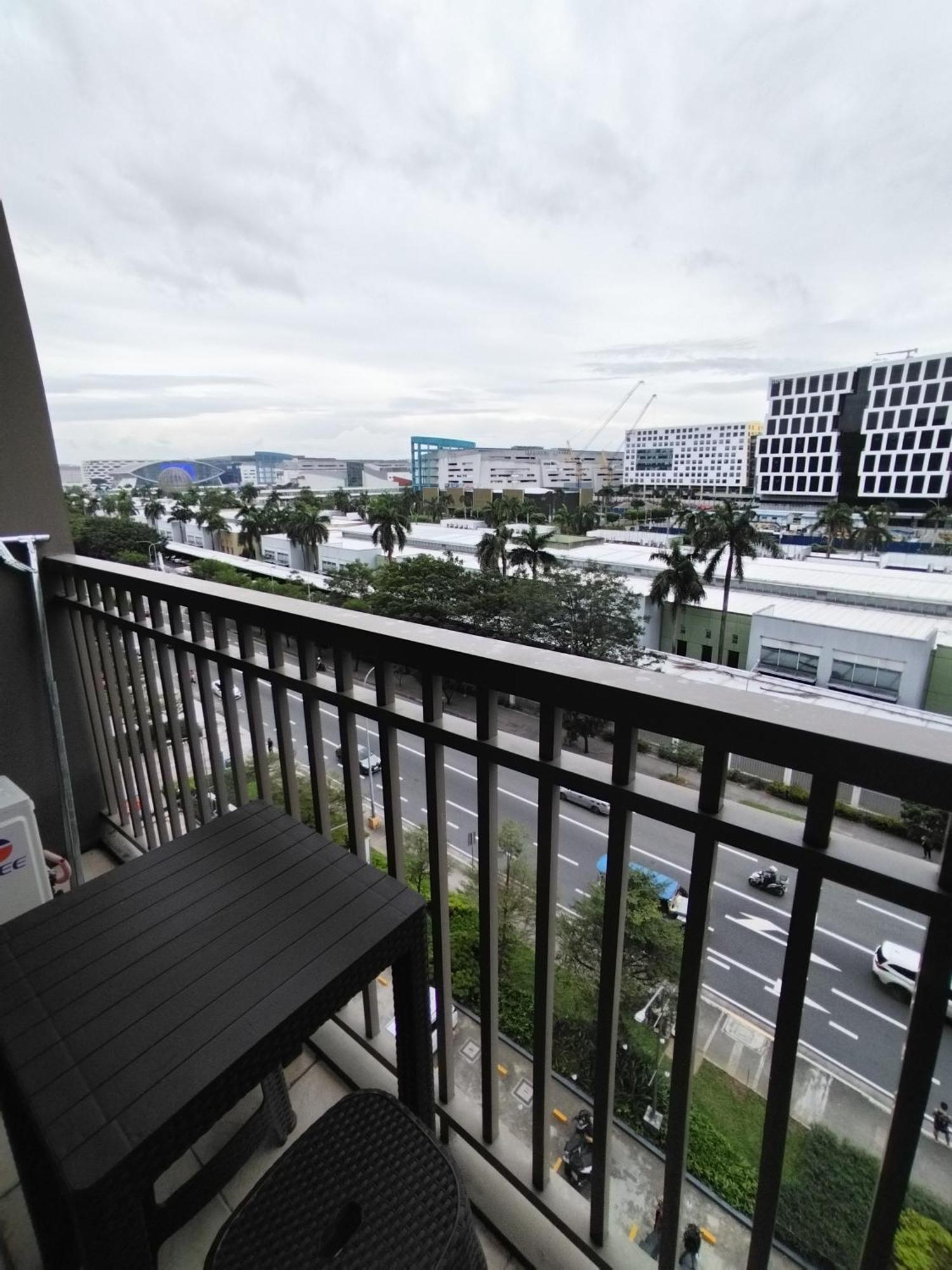 2 Bunk Bed At Shore Residences Near Moa Airport Worldtrade Center Picc Apartment Manila