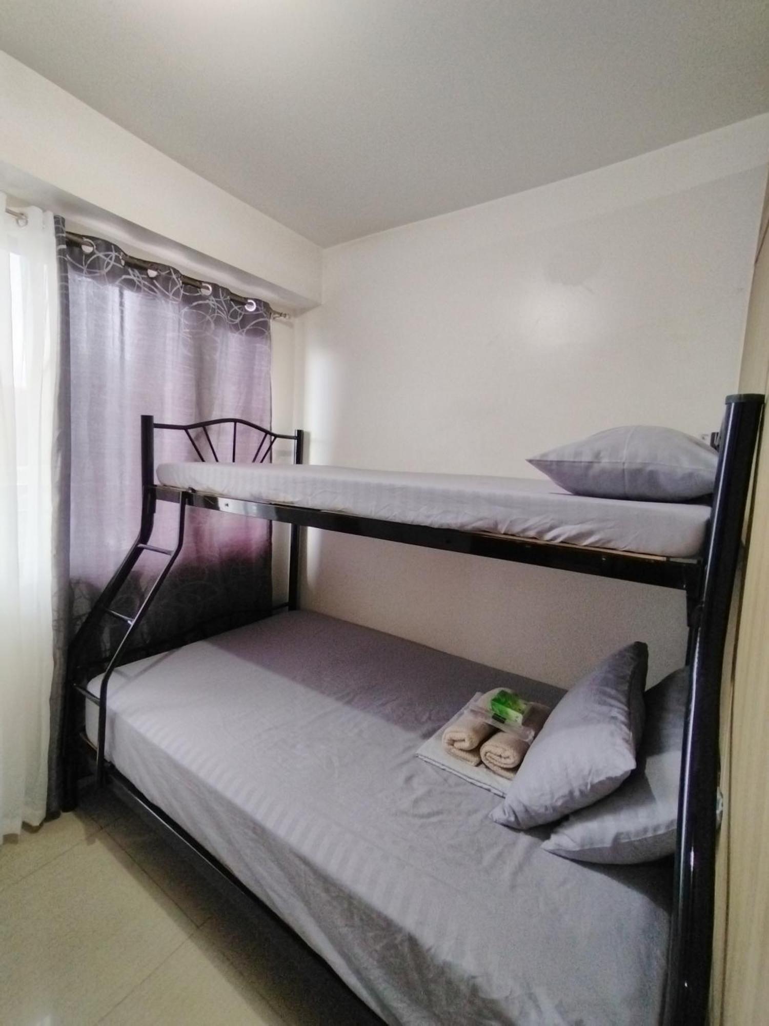 2 Bunk Bed At Shore Residences Near Moa Airport Worldtrade Center Picc Manila