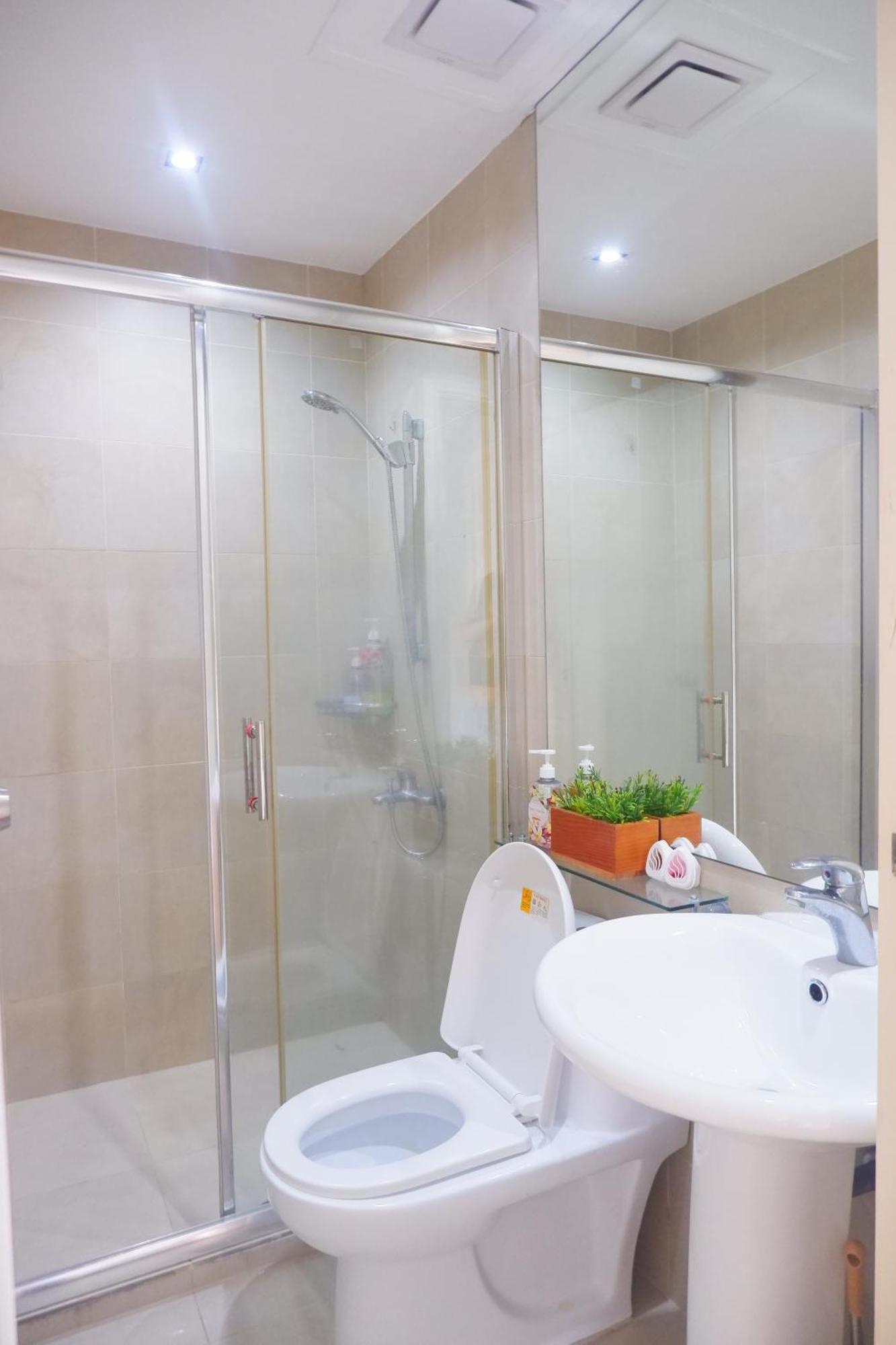 Apartment Quiet With Fast Wifi, Own Balcony, Pool And Gym