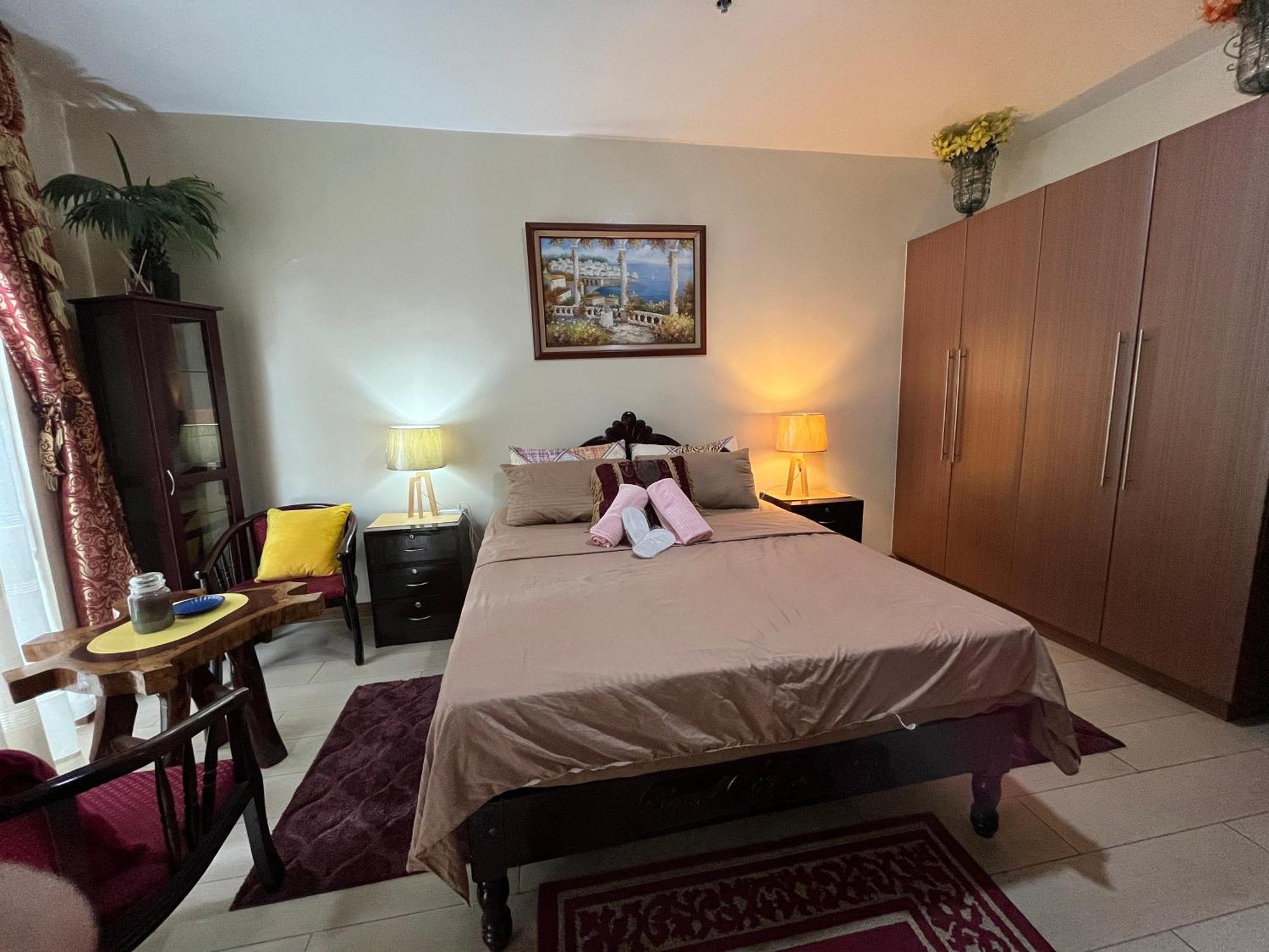 Apartment Venice In Mckinley Hill Bgc Taguig With Netflix And Wifi *