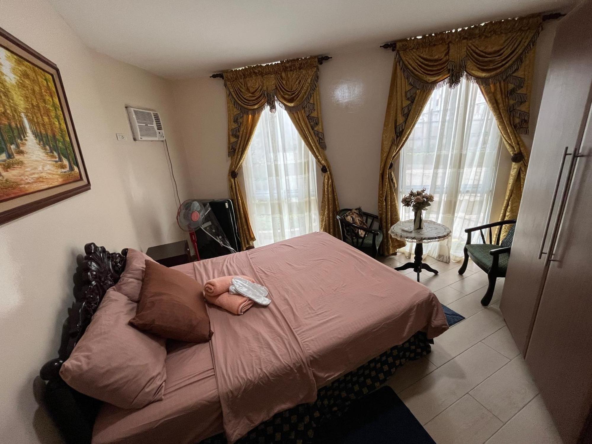 Venice In Mckinley Hill Bgc Taguig With Netflix And Wifi