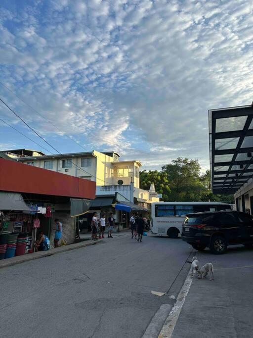 Lawton Residences 3b - 4 Pax *