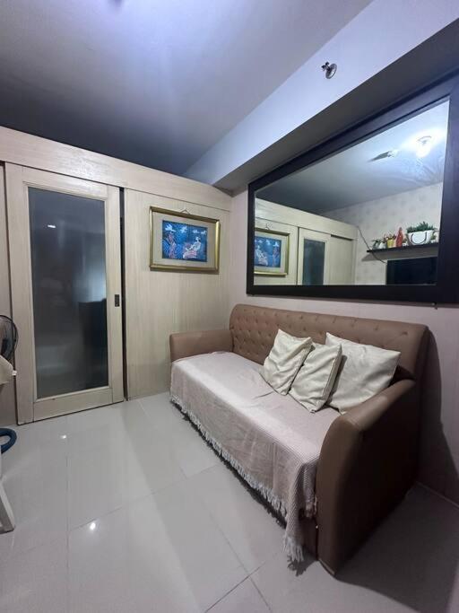 Apartment Sea By Richnell A737 Manila