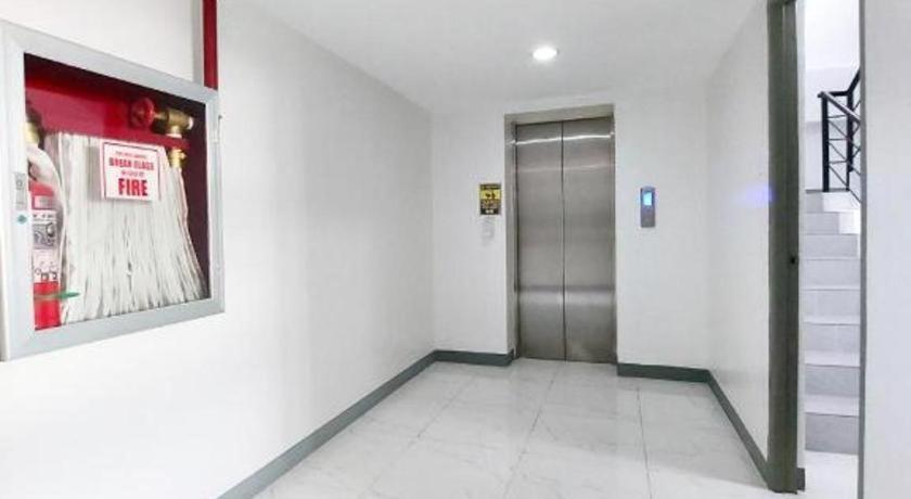 Hotel Airobedz Mckinley *