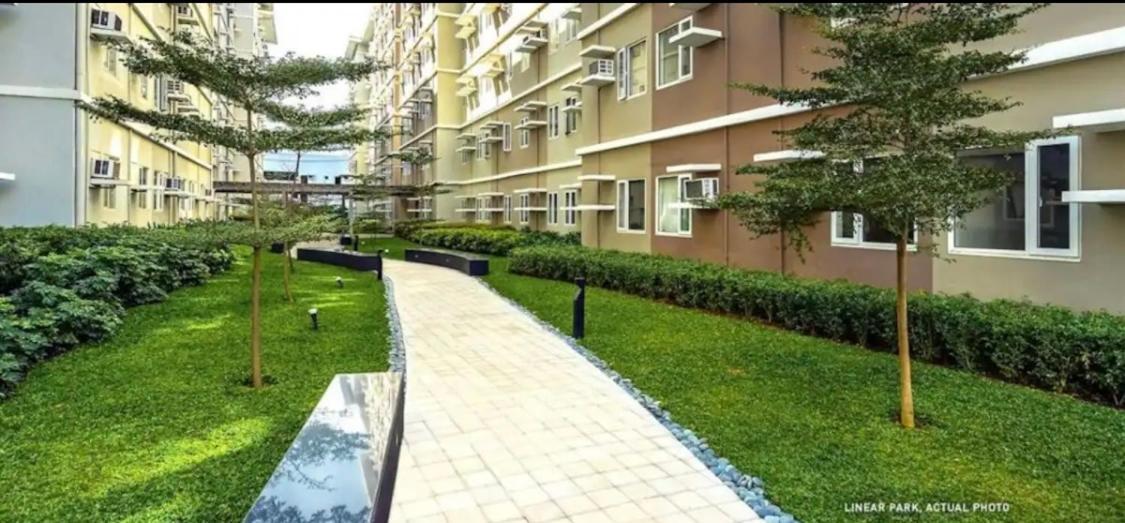 Apartment Tal Staycation 1 Bedroom 1 Bathroom & Kitchen ,neflix,up To 300 To 400 Mbps High Speed Internet Cozy,spacious,accessible New Unit At Smdc Trees Quezon *