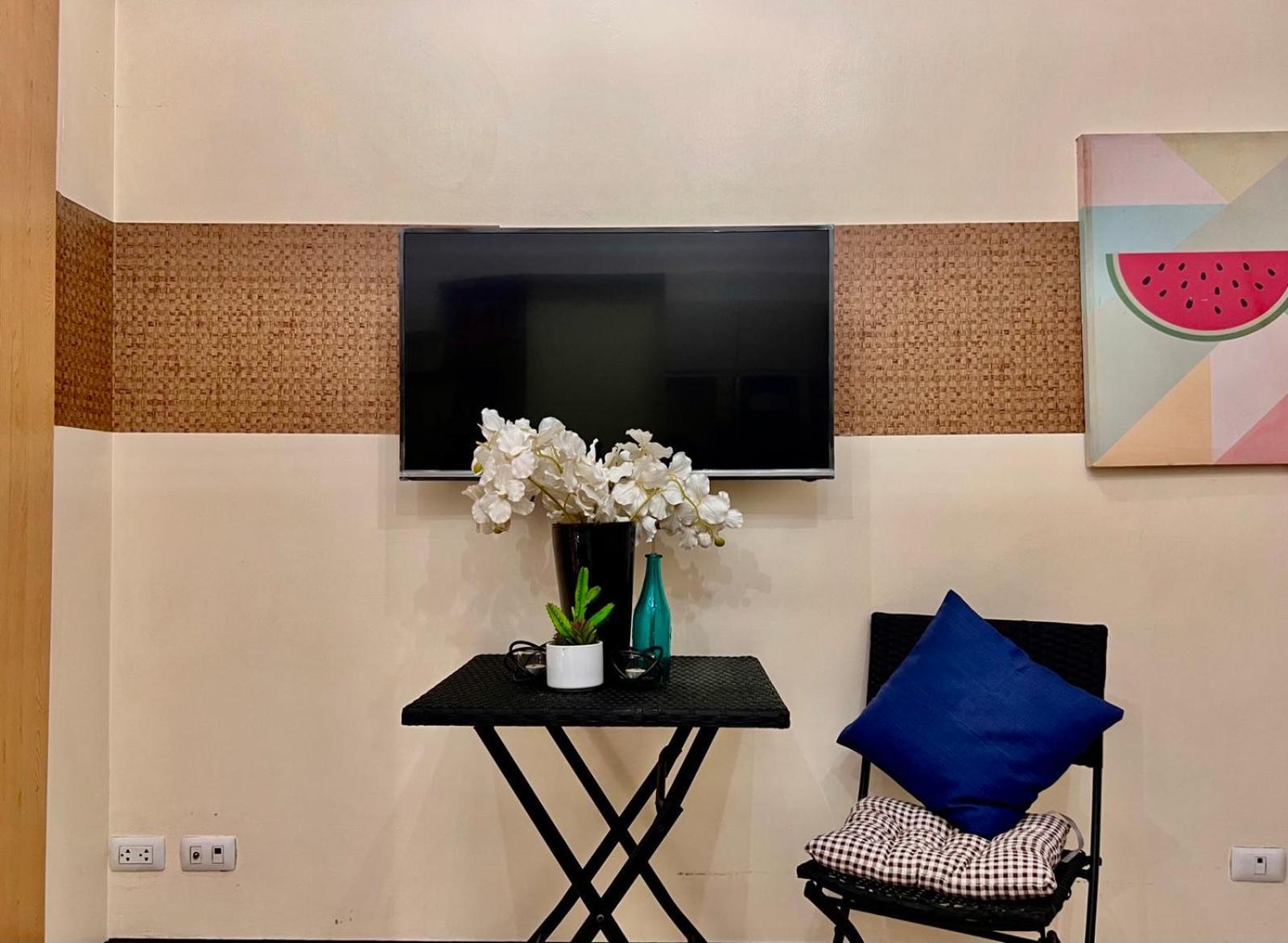 Apartment Cozy In Bgc *