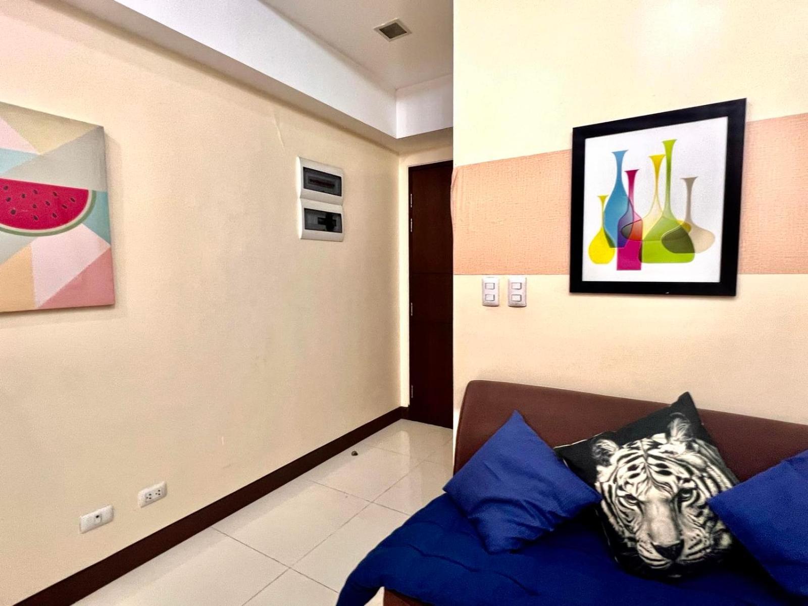 Cozy In Bgc Apartment