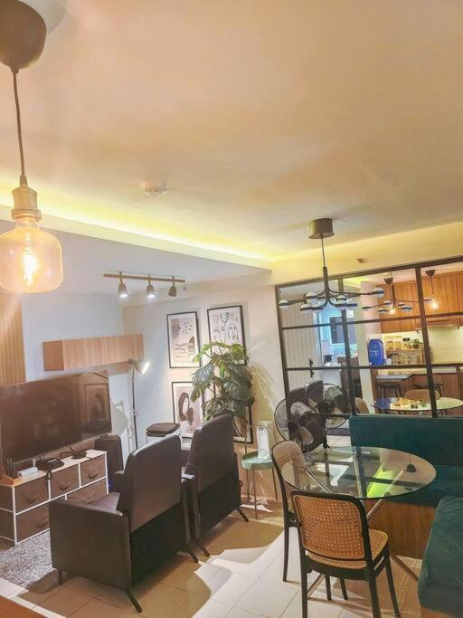 Instragamable2br Near Bridgetown Apartment Manila