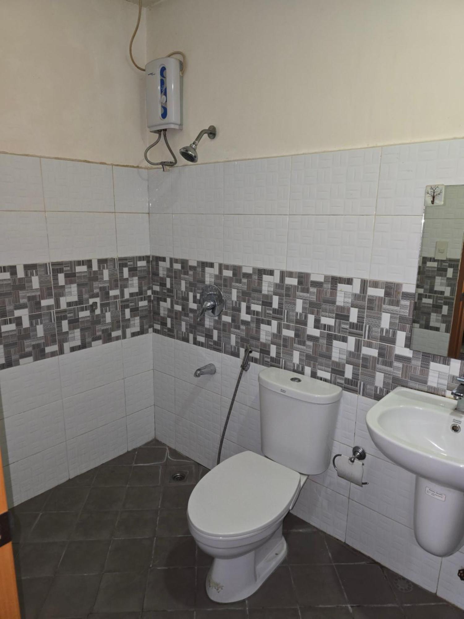 1 Bedroom In Makati Apartment *