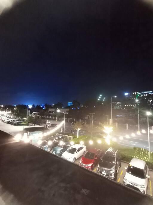 1 Bedroom With Balcony Near Moa Manila