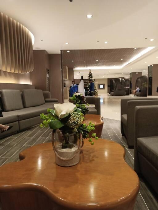 1 Bedroom With Balcony Near Moa Apartment *