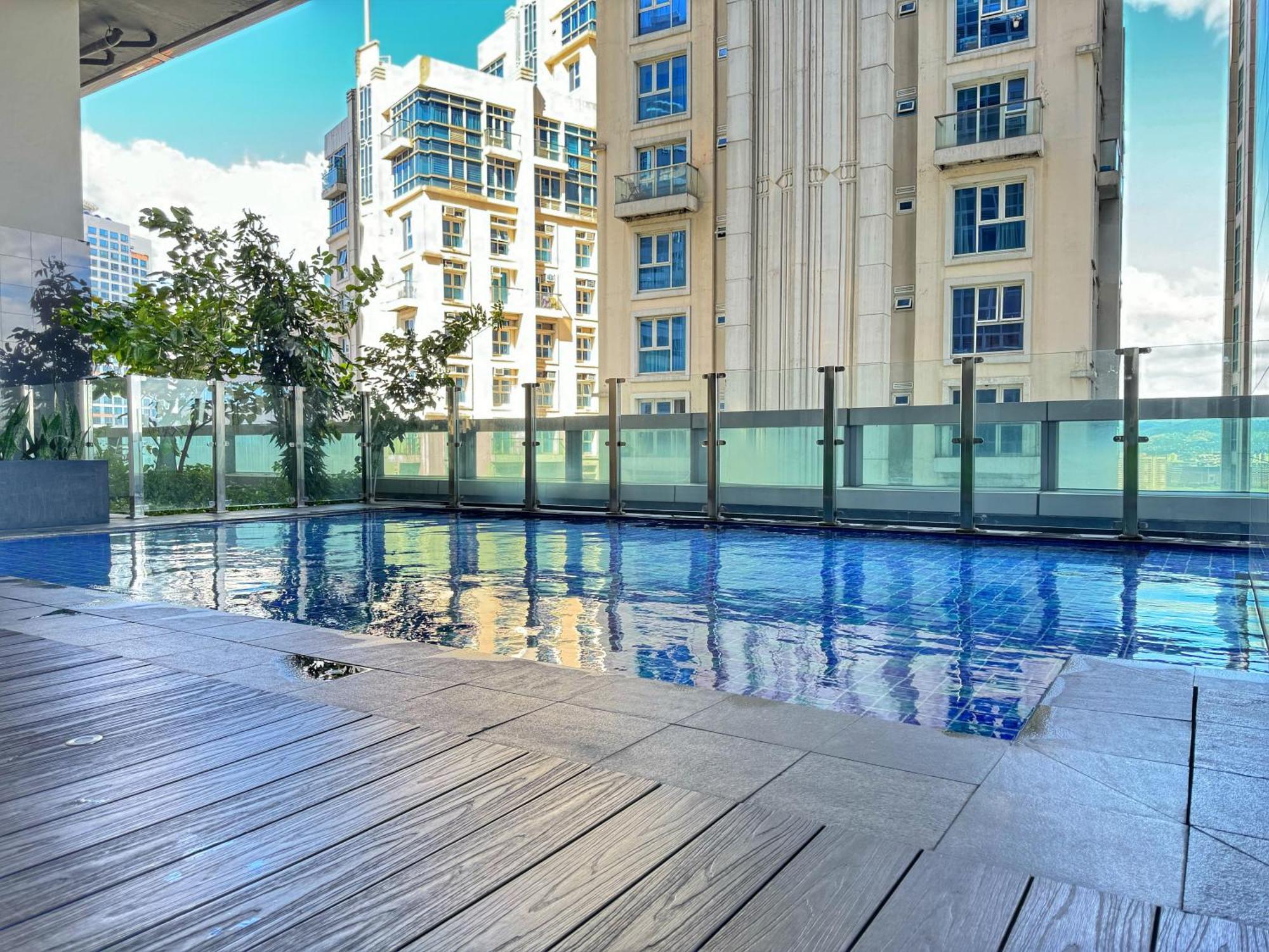 Eastwood Global Plaza Luxury 1bed With 2 Toilets And Laundry * Manila