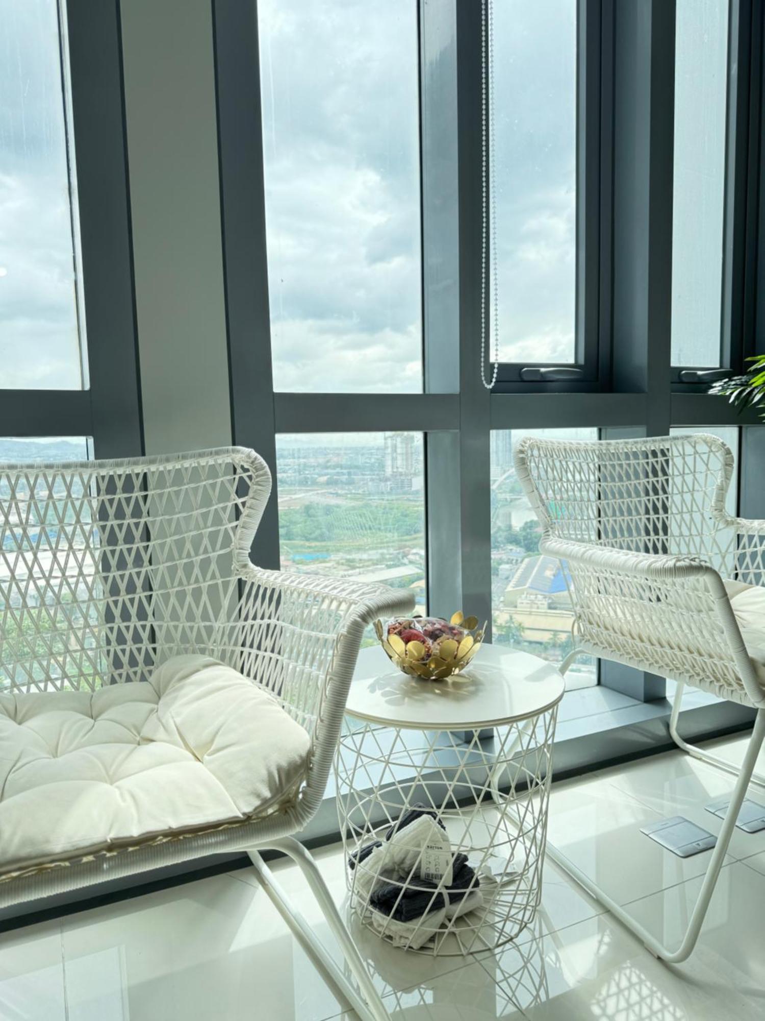Eastwood Global Plaza Luxury 1bed With 2 Toilets And Laundry Manila