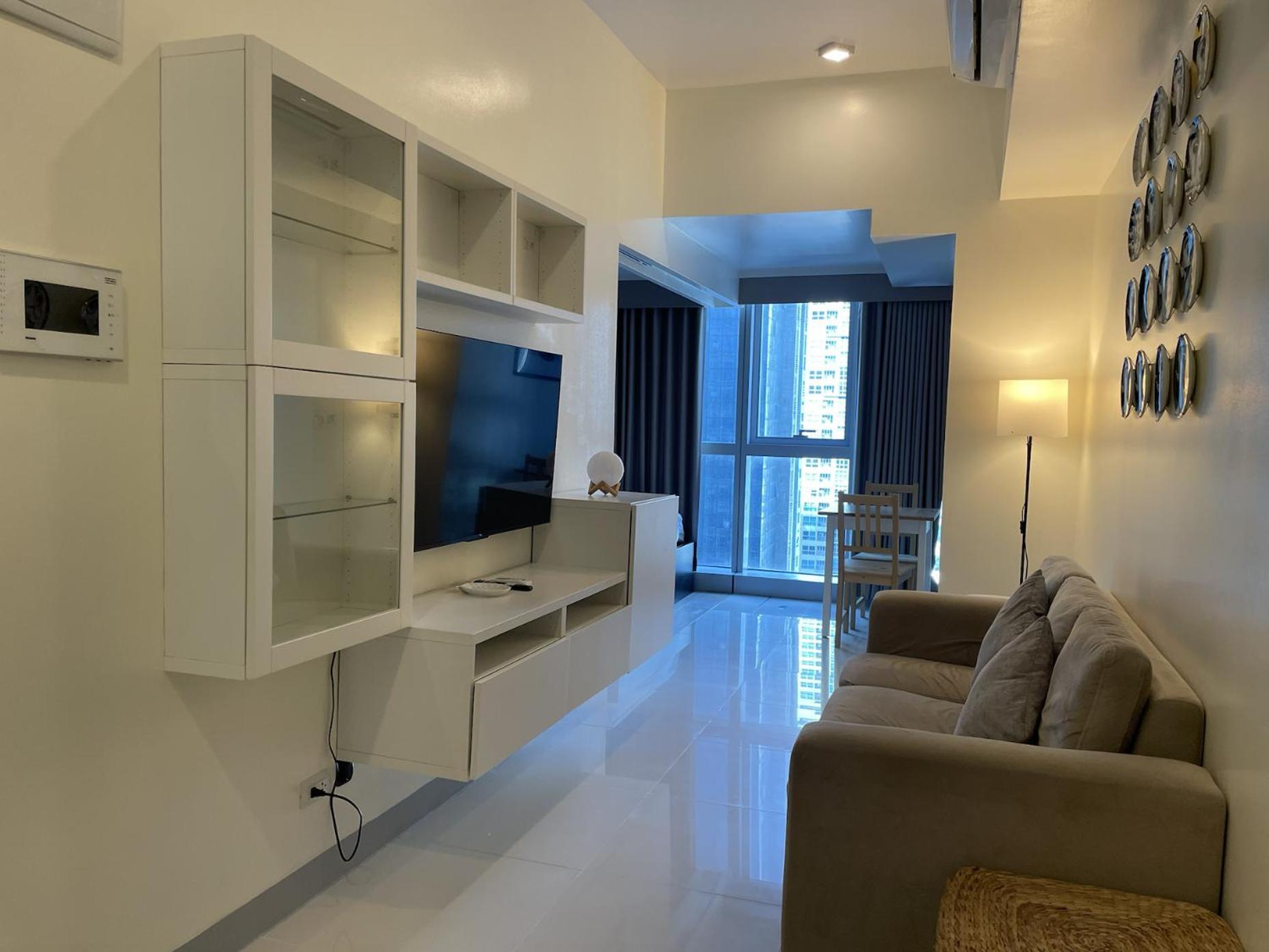 Apartment Uptown Parksuites Tower 1 Bgc By Ph Staycation Manila