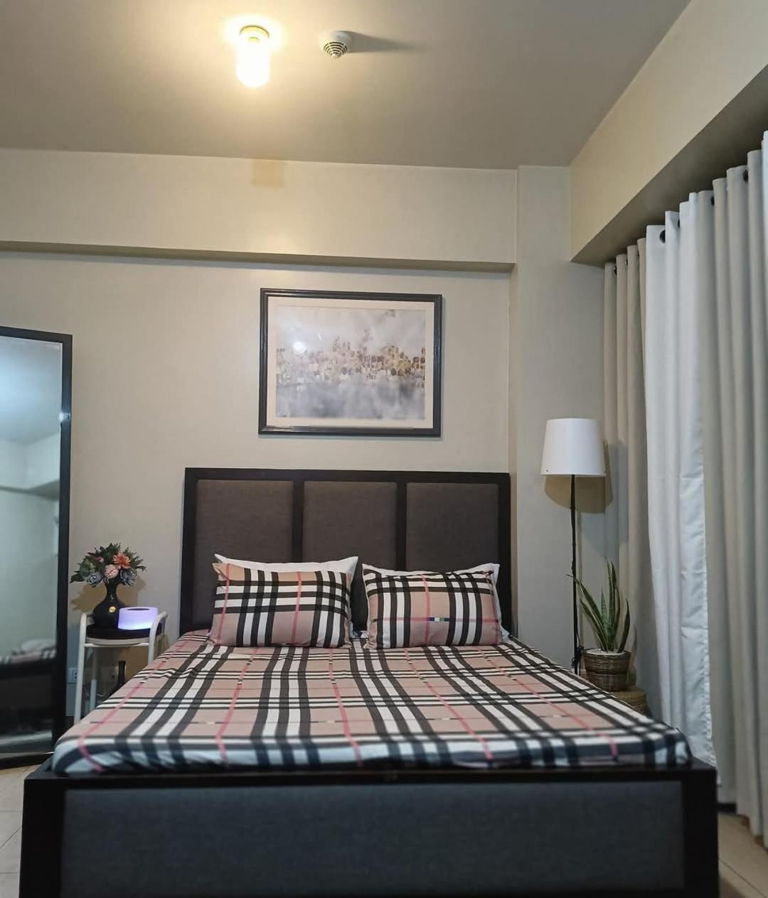Apartment Homey Staycation Across Naia Terminal 3 Manila
