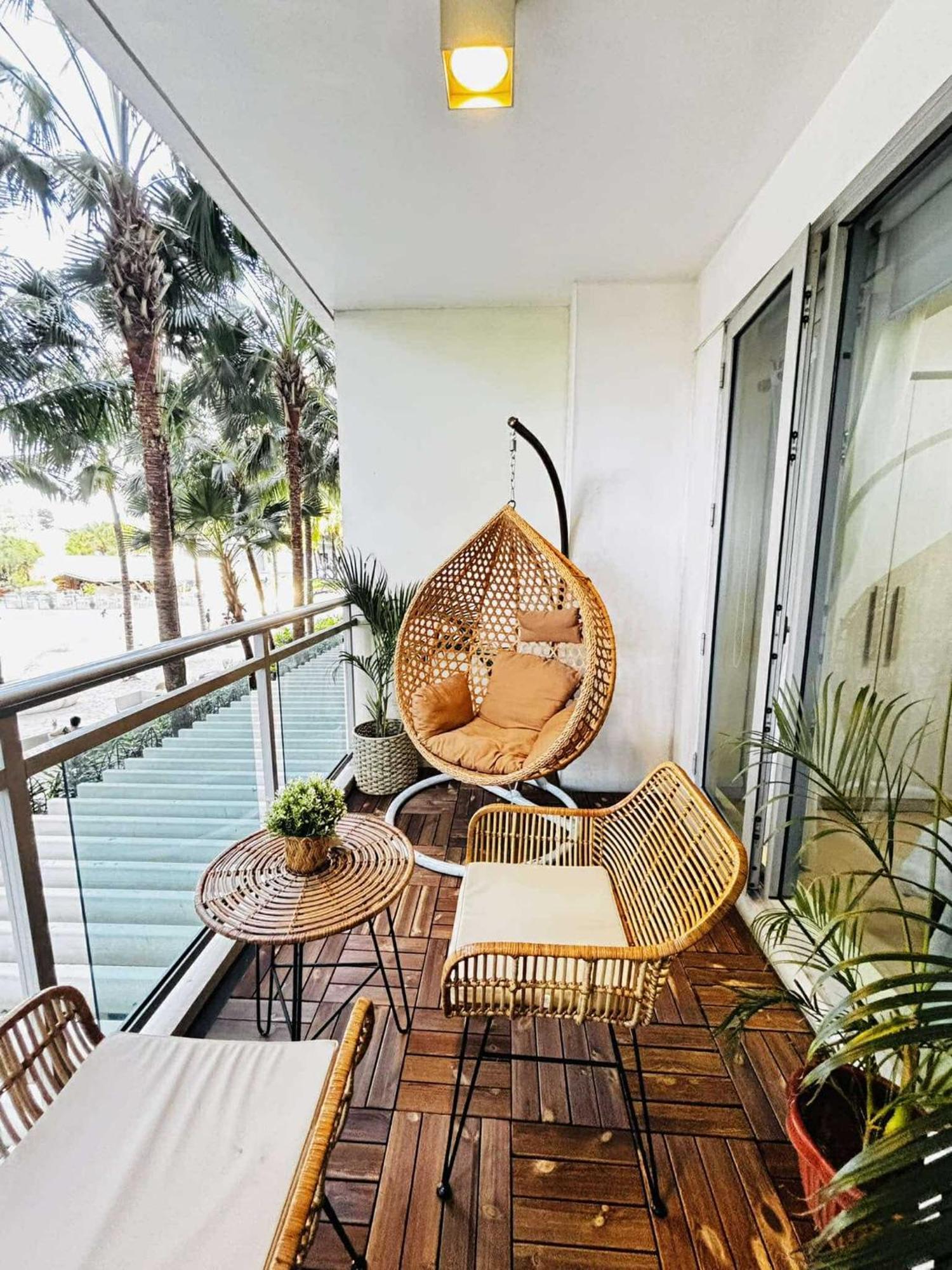 Azure Comfy Cozy Apartment