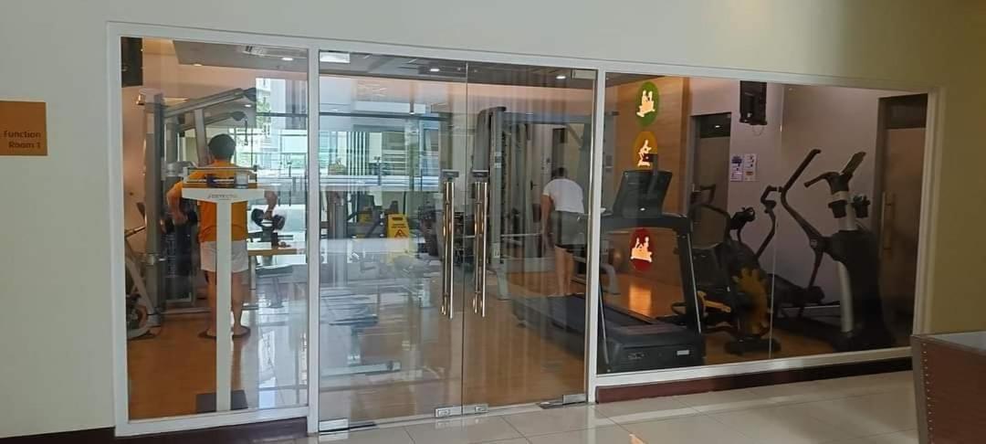 Apartment Homey Staycation Across Naia Terminal 3 *