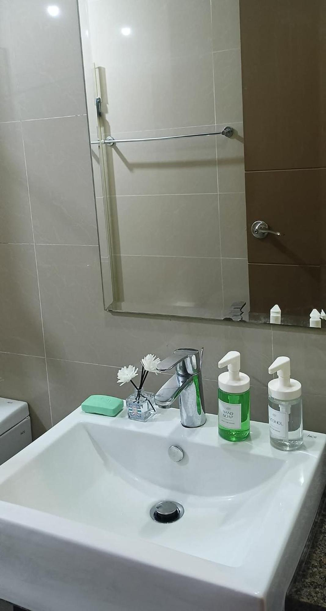 Apartment Homey Staycation Across Naia Terminal 3 Manila