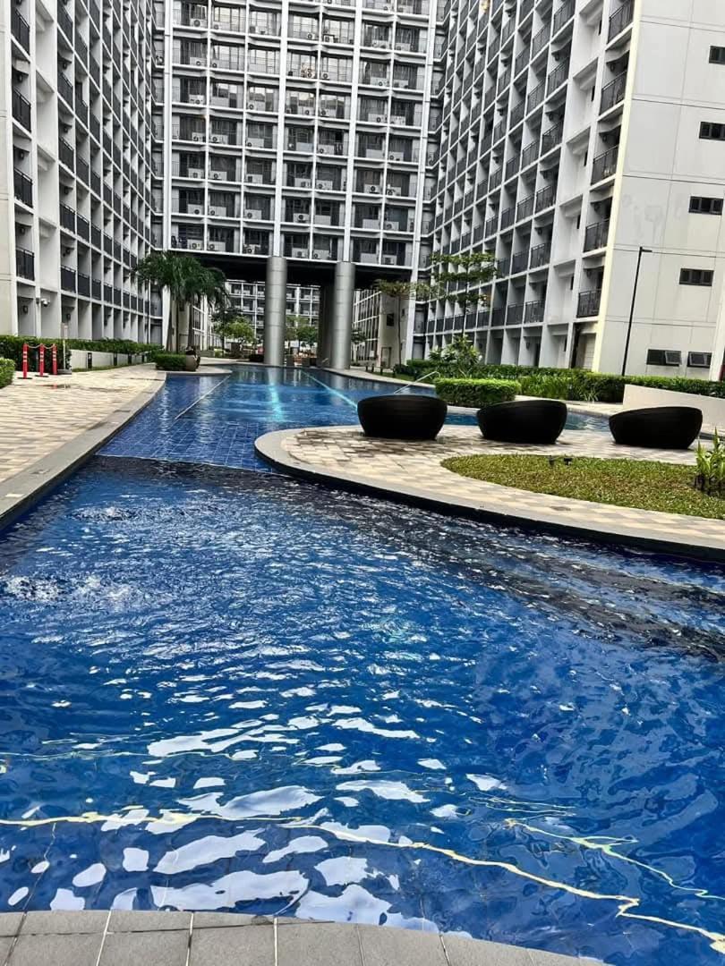 Shore Residences Manila