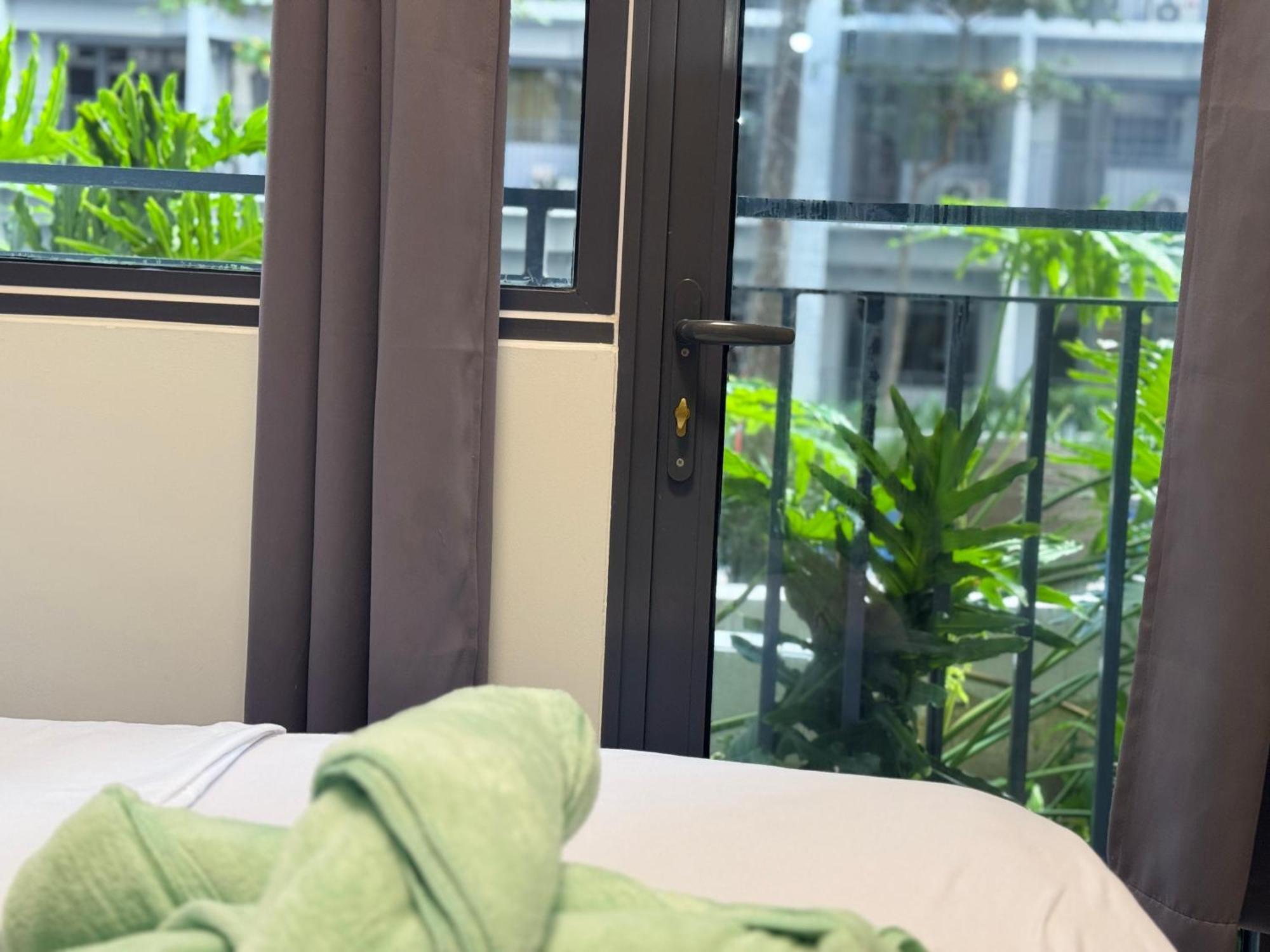 Shore 2 Residences Moa By Prime Apartment Manila