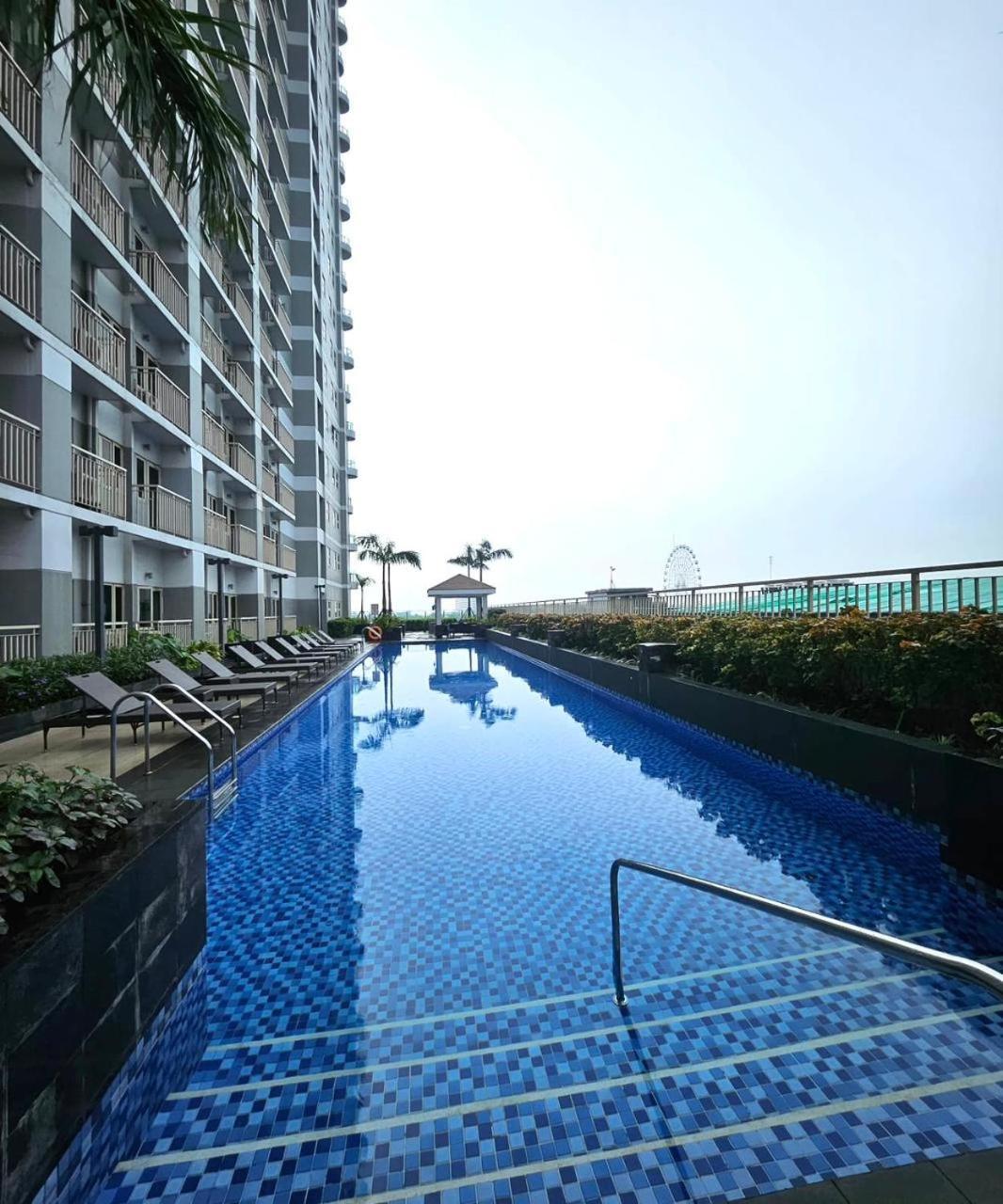 Coast Residences - 1 Bedroom With Balcony Near Picc, Wtc, Star & Moa * Manila