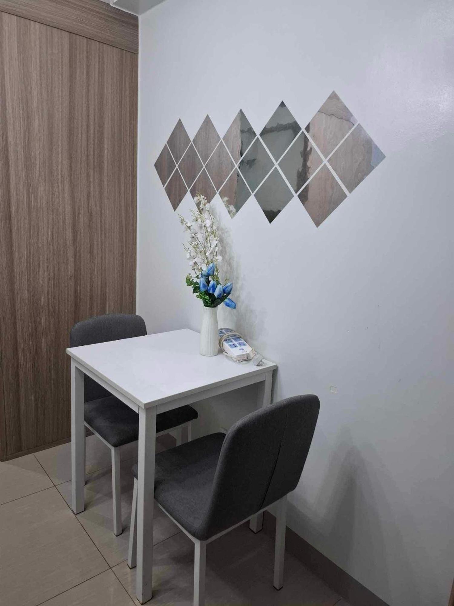 Apartment Shore2 Residences Manila
