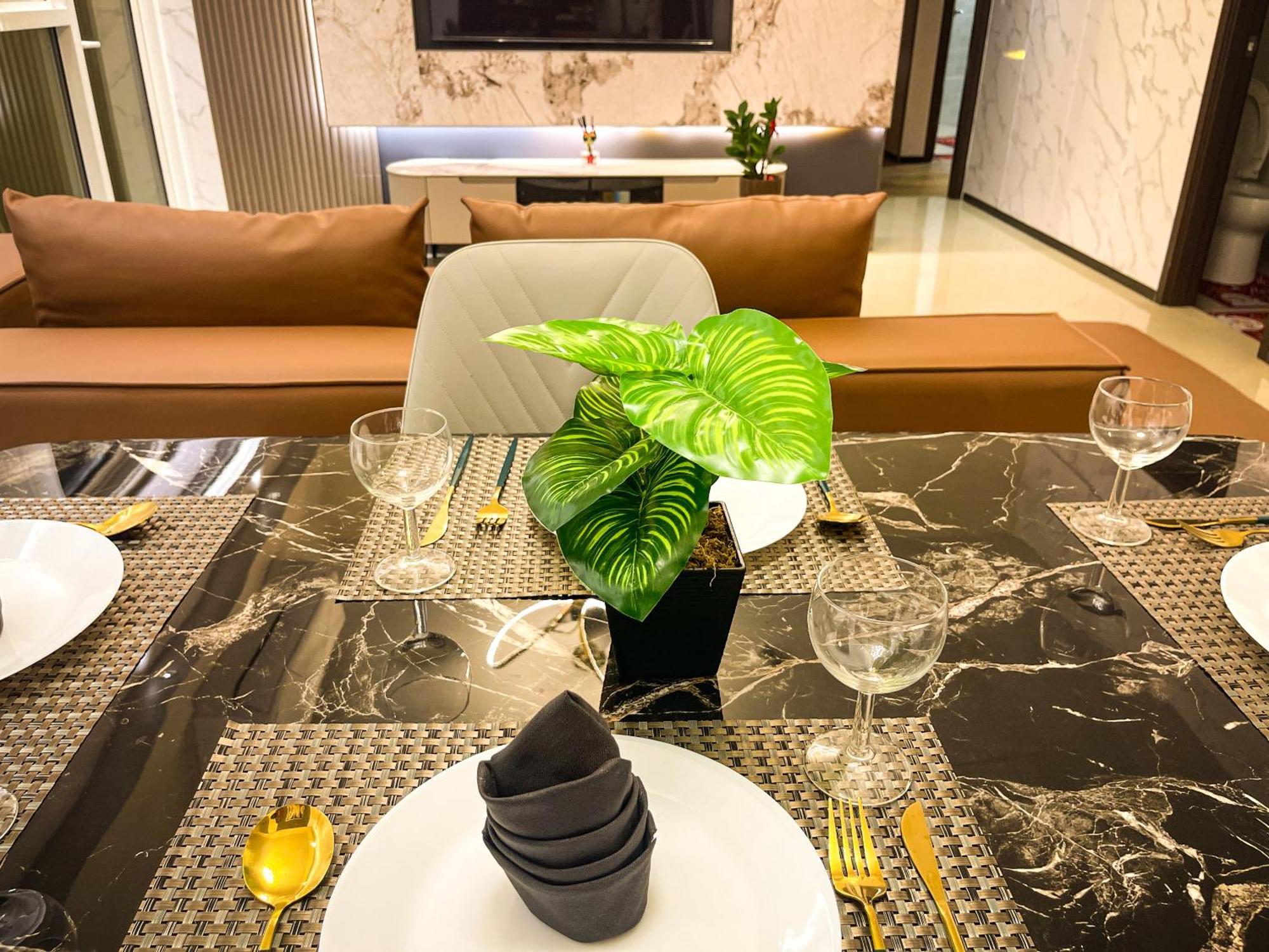 Modern Luxury 4br Bay Beside Okada Apartment *