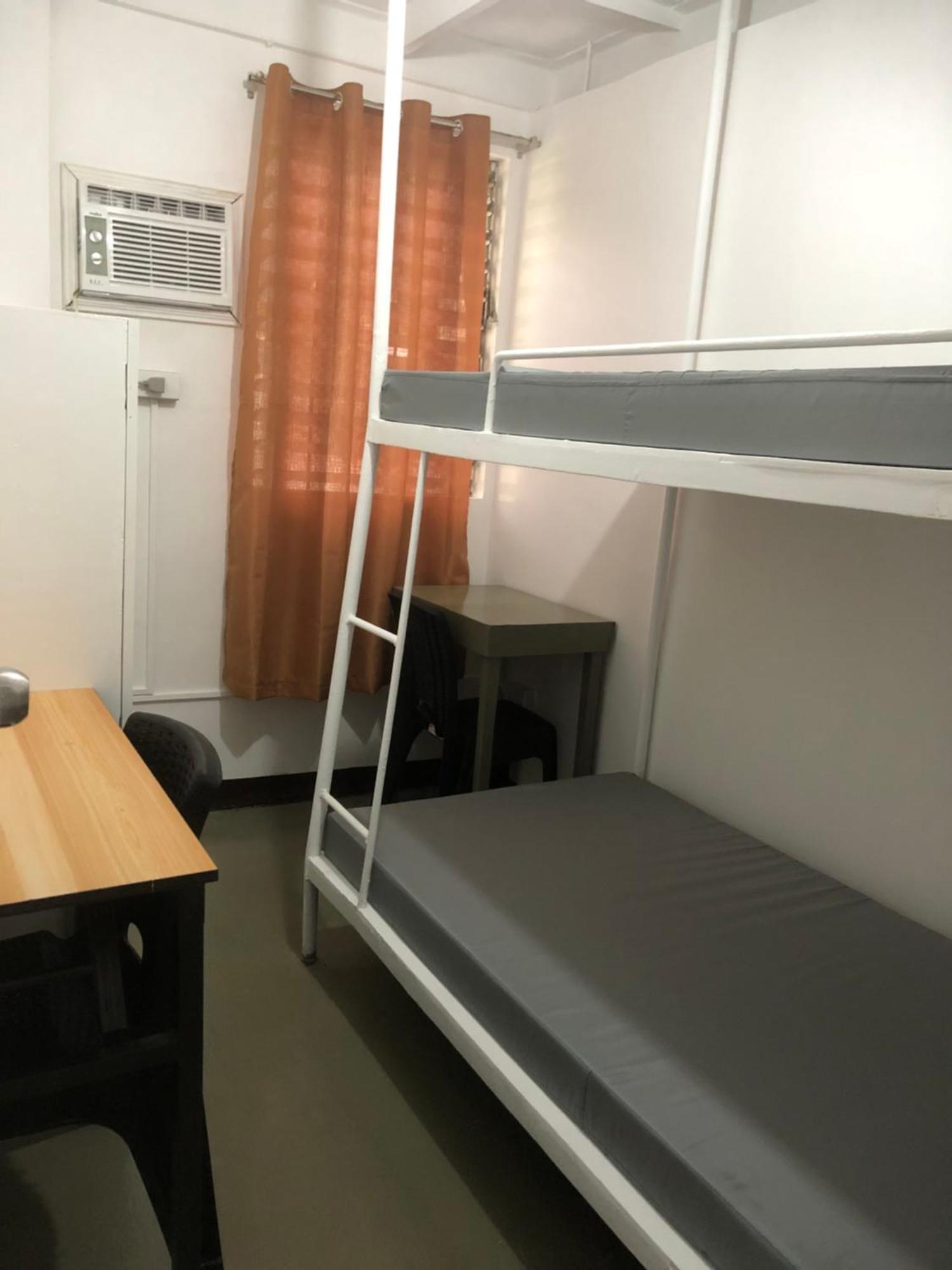 Two Hearts Boarding Hostel *