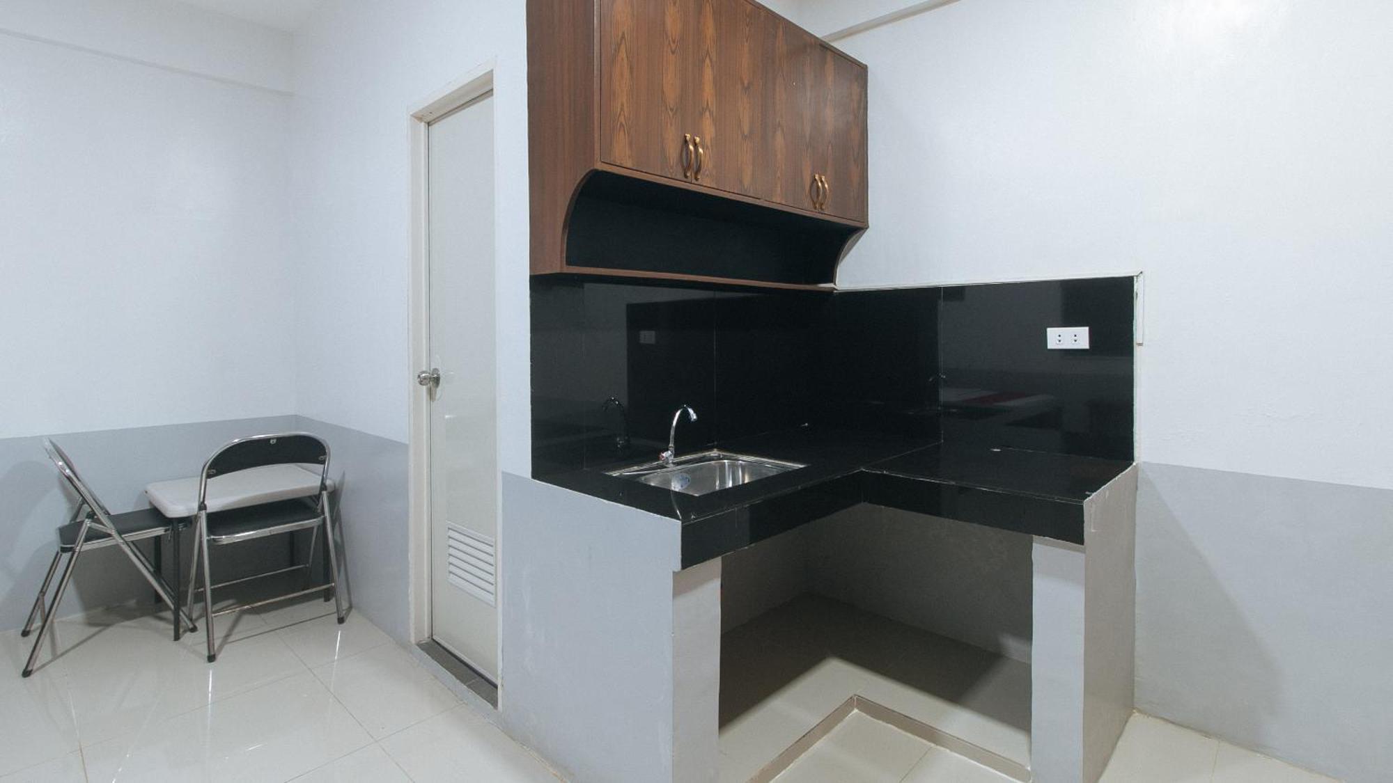 Reddoorz At Walk Apartelle Antipolo Aparthotel *