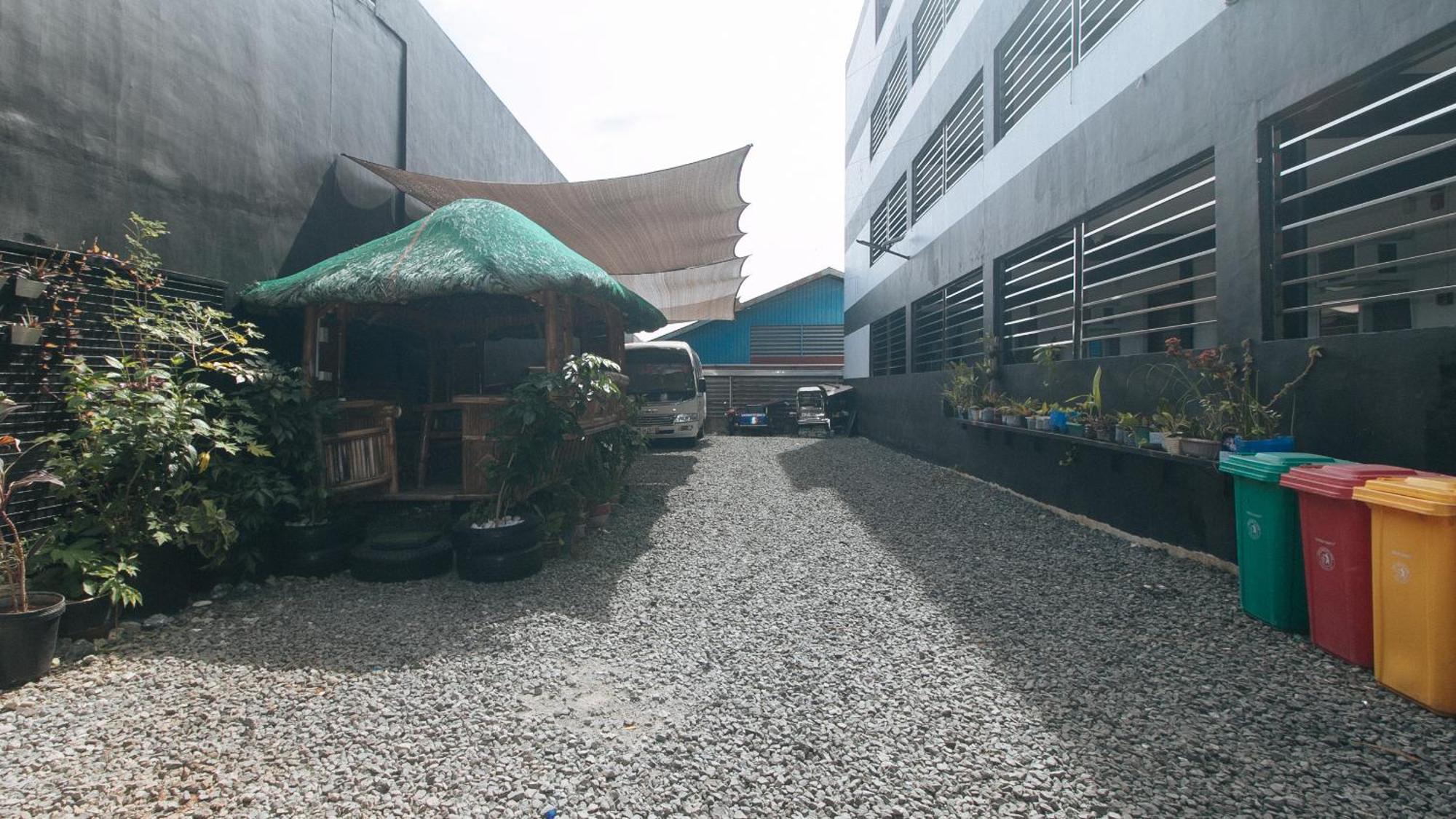 Reddoorz At Walk Apartelle Antipolo