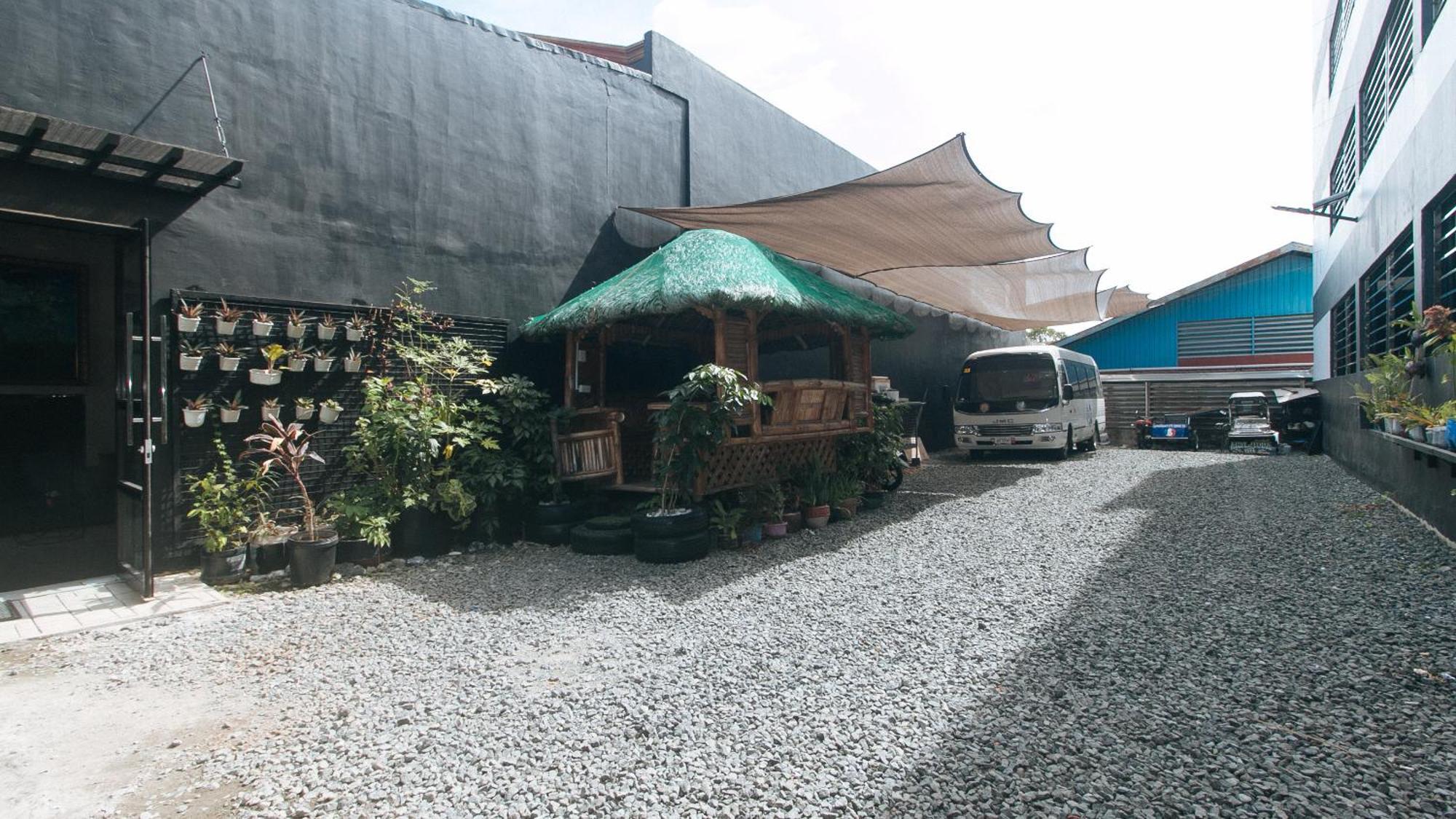 Reddoorz At Walk Apartelle Antipolo Aparthotel