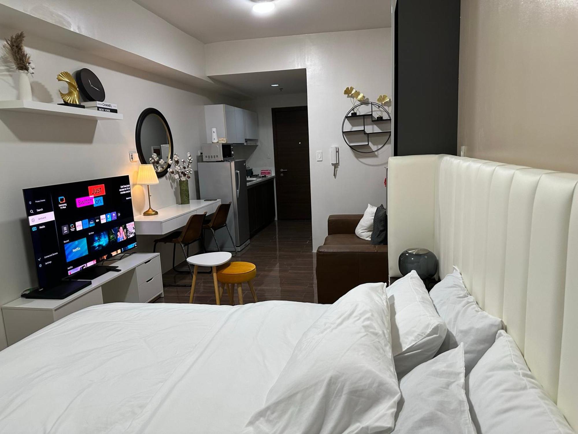 King-size Bed Makati *