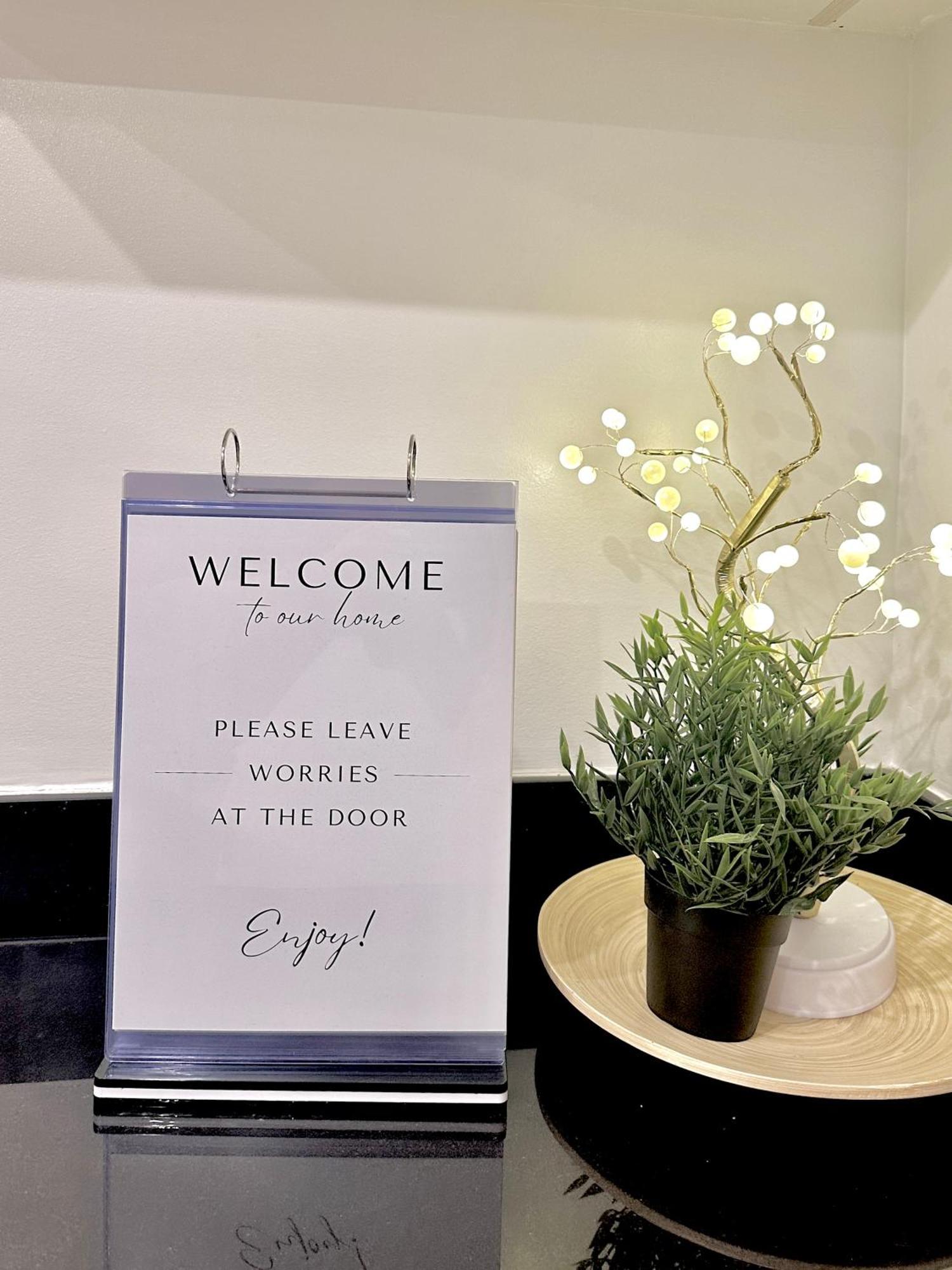 Cozy Beit 1125 In Metro Apartment *