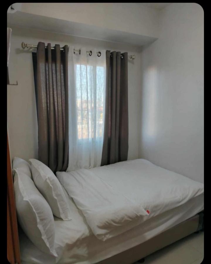 Jl Shore Staycation * Manila