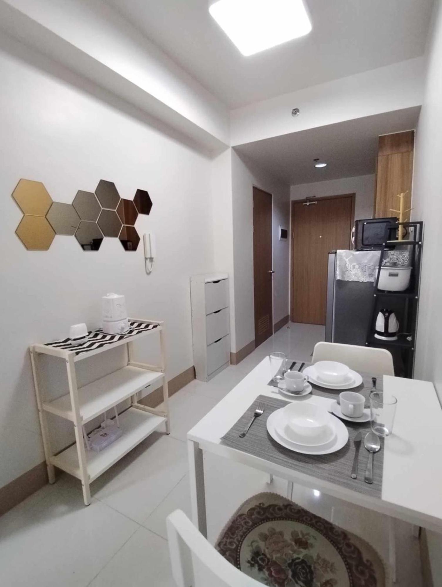 Jl Shore Staycation Manila
