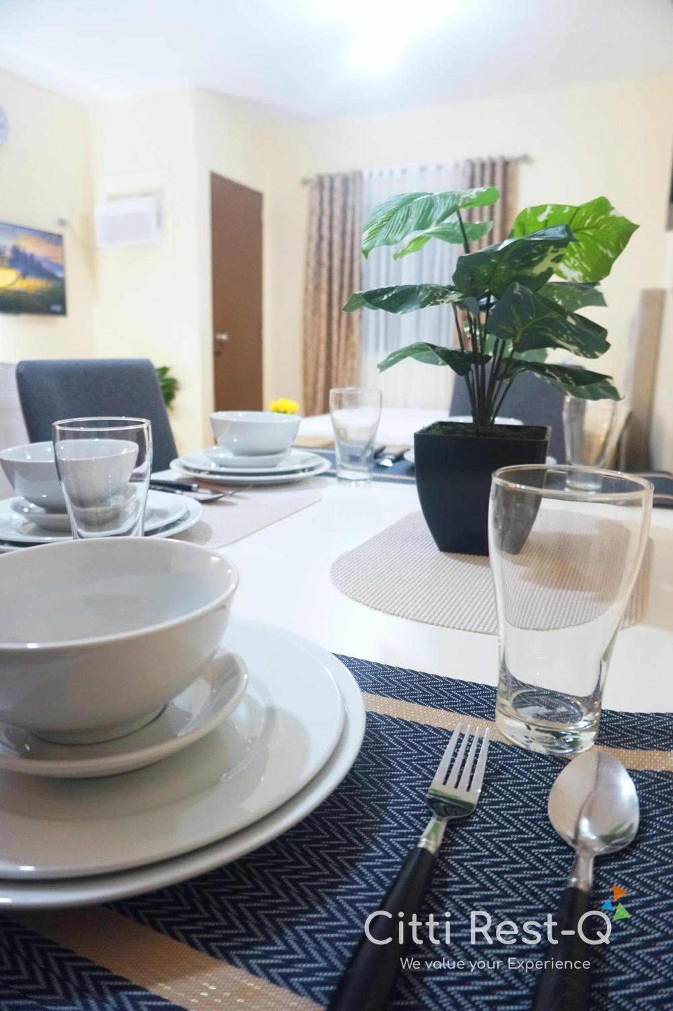 Cozy With Free Wifi & Netflix Near Airport-crq-1 Apartment *