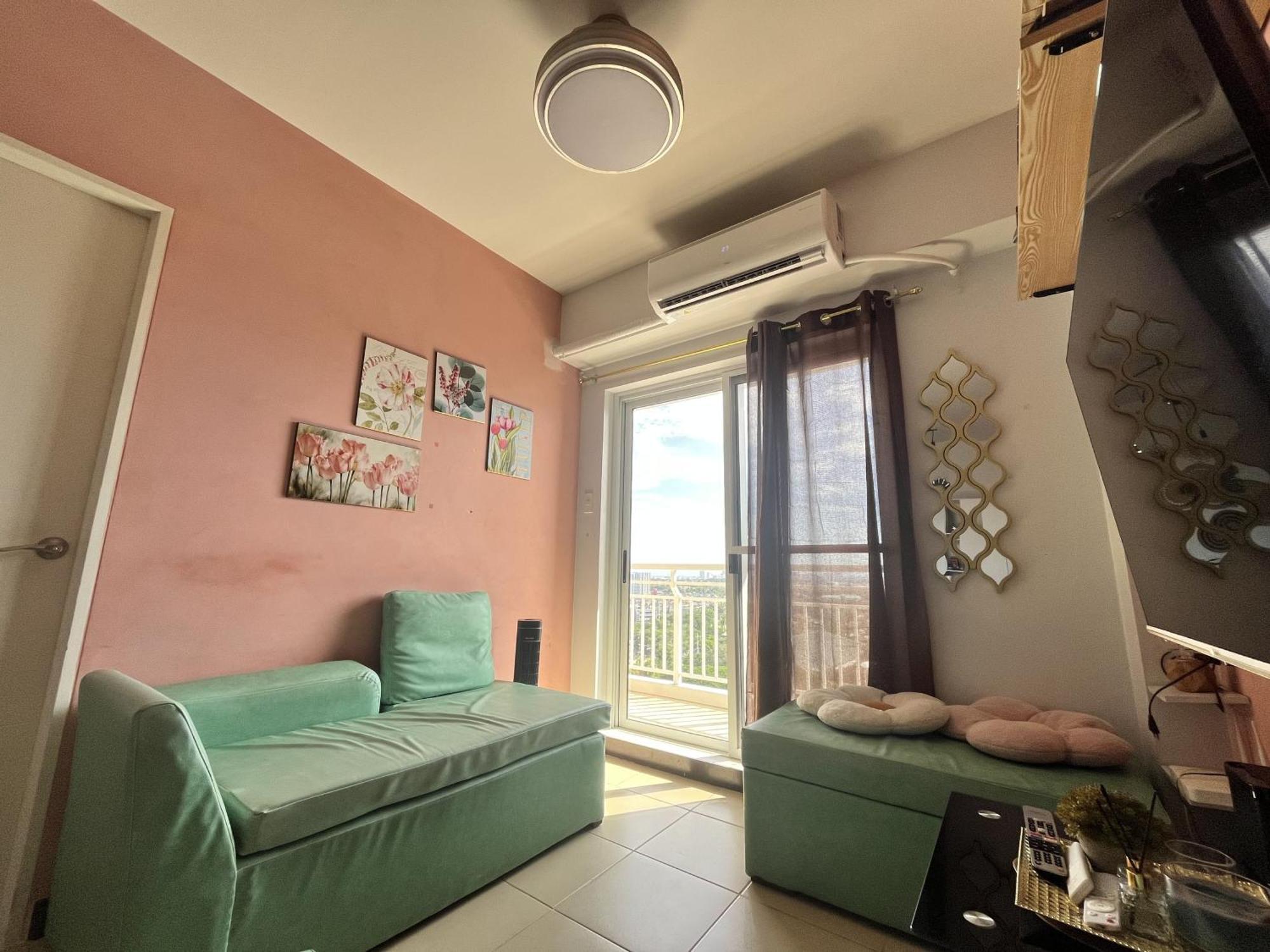 Apartment Sucat The Atherton Residential C1516- Two Bedroom With Pool & Balcony, Amenities View In Sucat Paranaque Facing Memorial Near Sm Bf Homes - Staycations By Sms Manila