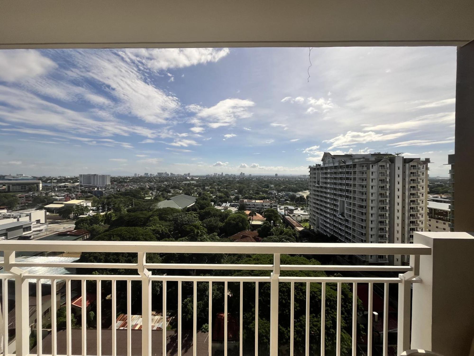 Sucat The Atherton Residential C1516- Two Bedroom With Pool & Balcony, Amenities View In Sucat Paranaque Facing Memorial Near Sm Bf Homes - Staycations By Sms