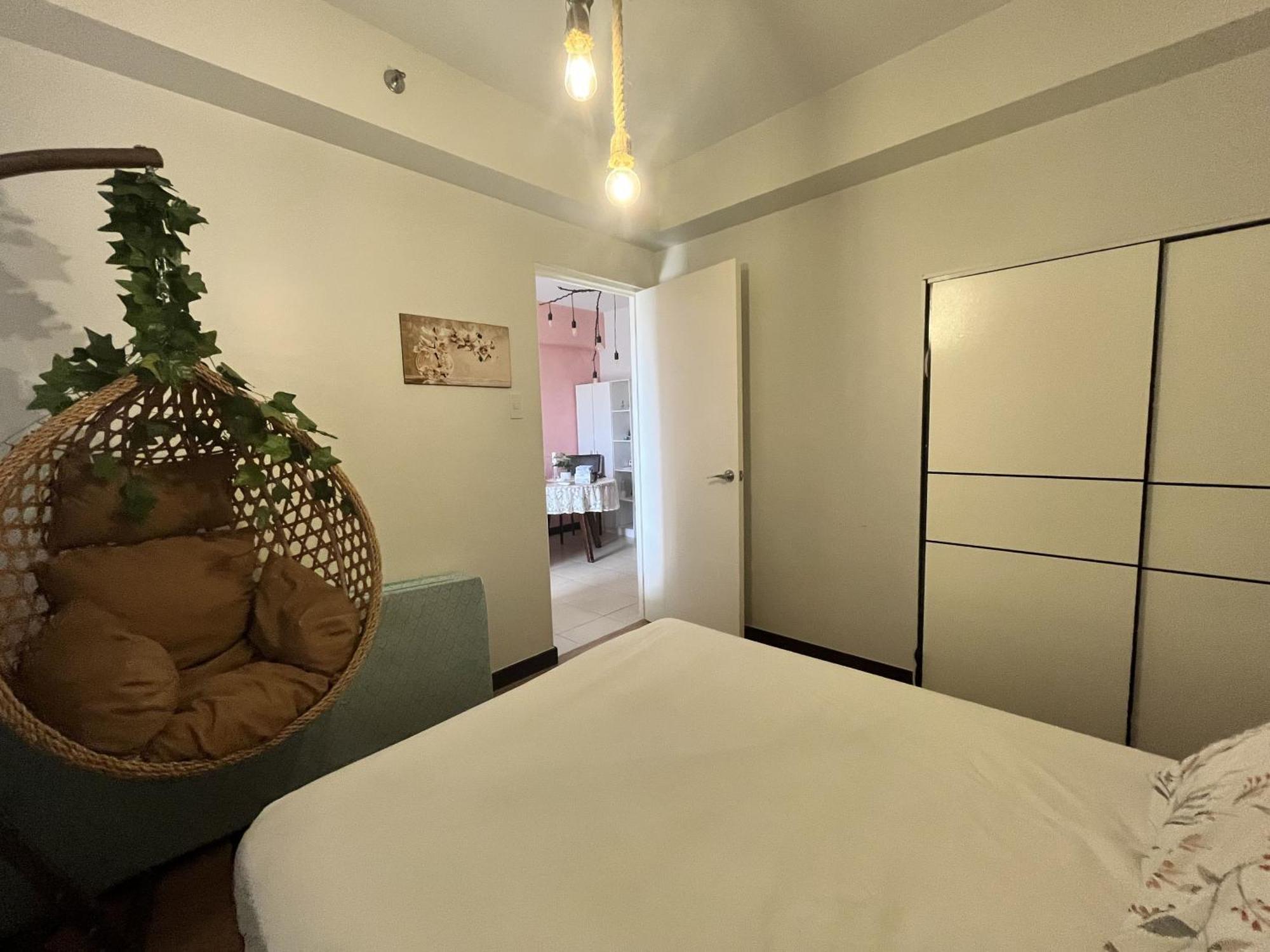Sucat The Atherton Residential C1516- Two Bedroom With Pool & Balcony, Amenities View In Sucat Paranaque Facing Memorial Near Sm Bf Homes - Staycations By Sms Apartment Manila
