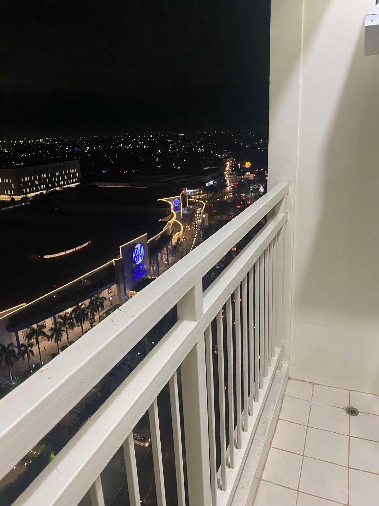 Spacious At Fairview Quezon With Very Fast Wifi Infront Of Sm Apartment