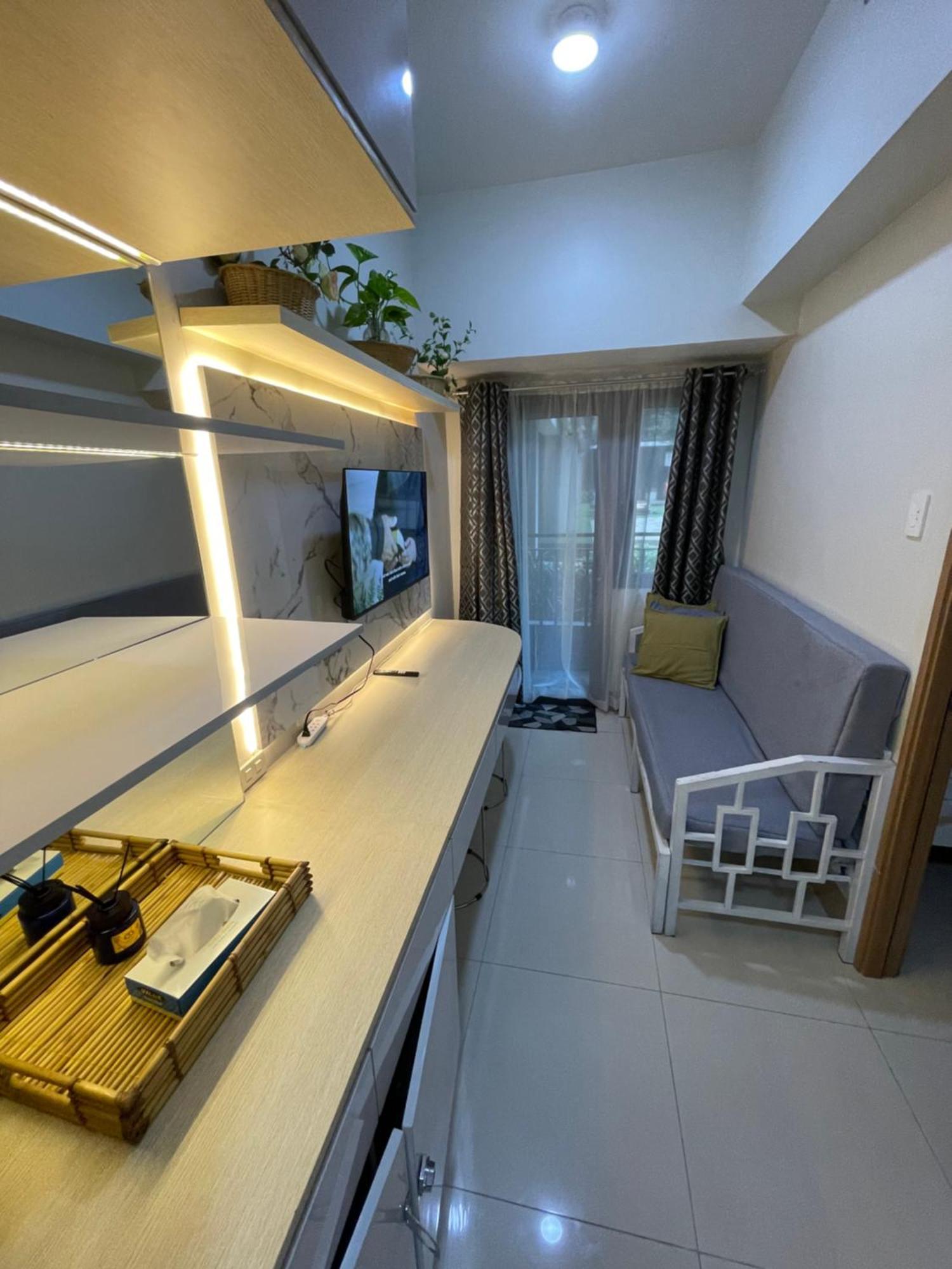 Apartment Staycation Near Moa *